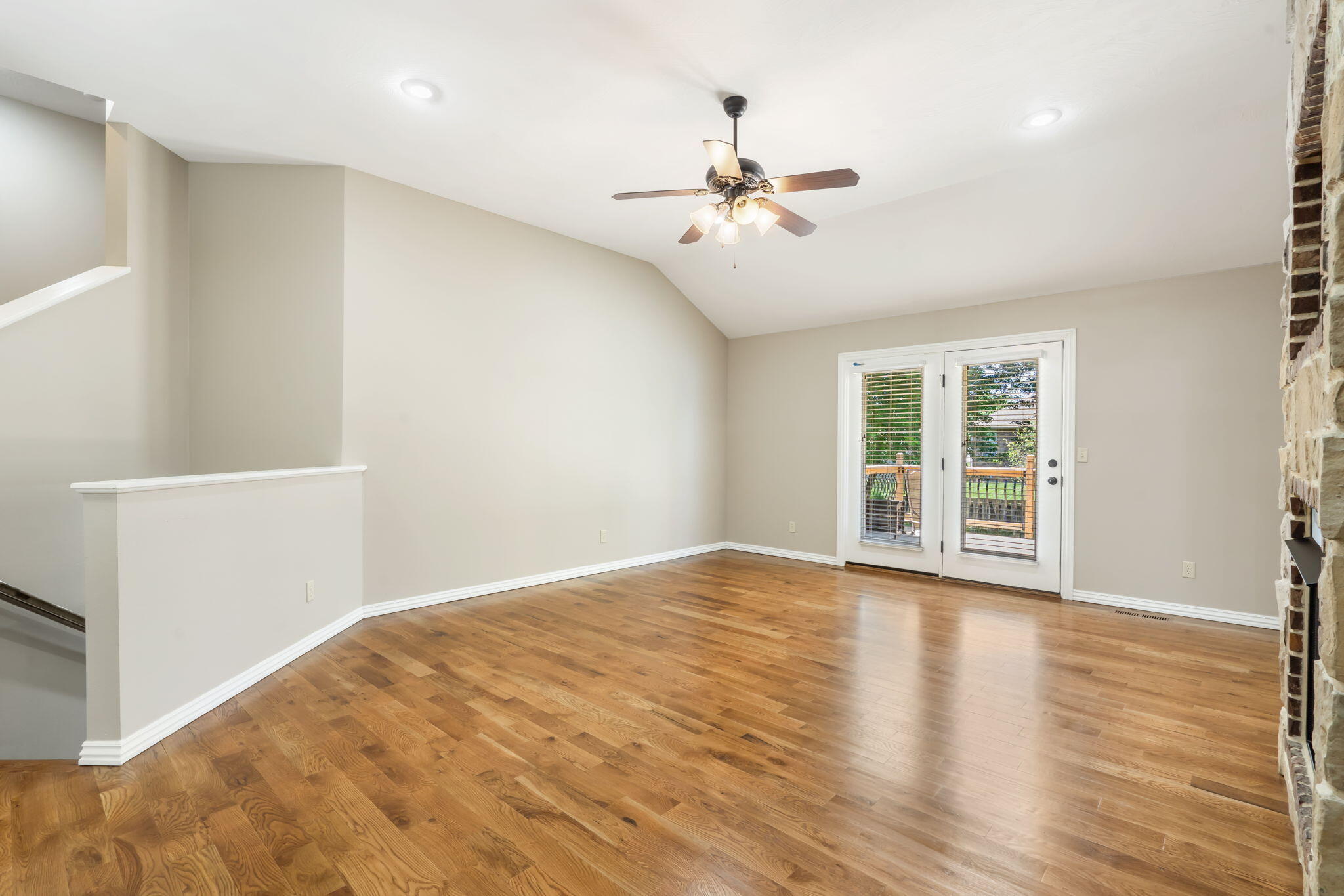1545 North Oakfair Place Property Photo 4