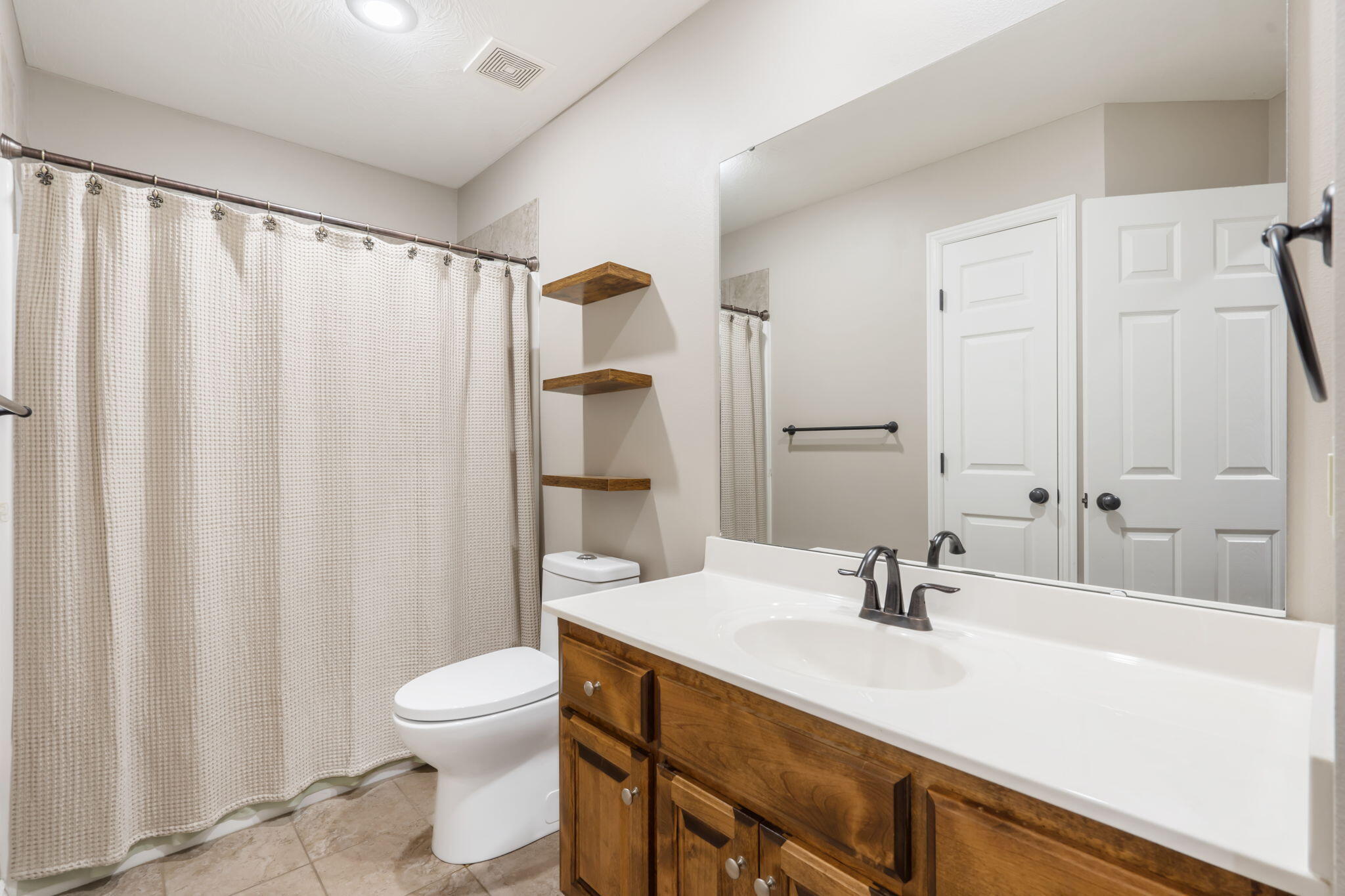 1545 North Oakfair Place Property Photo 14