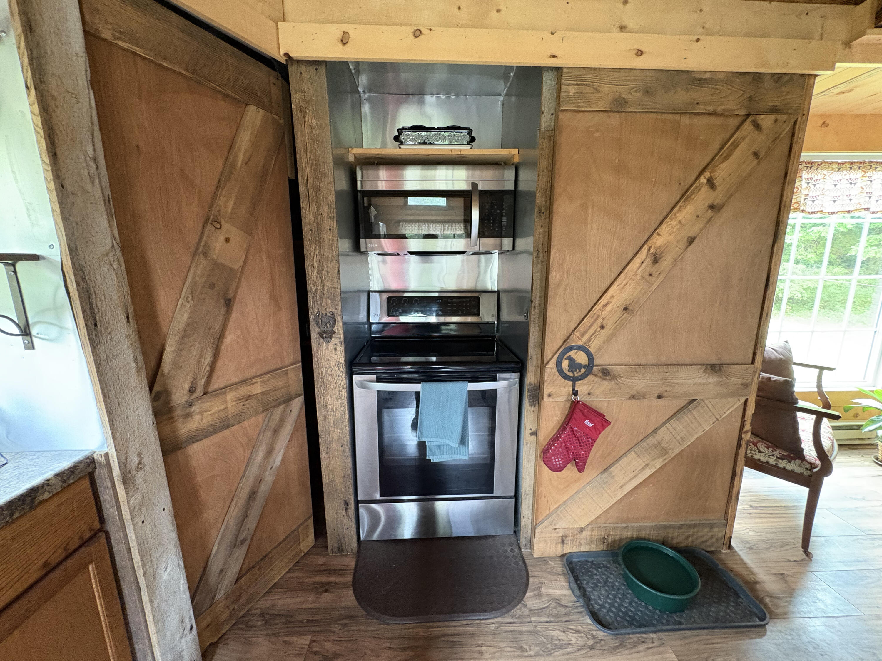 421 North Emory Creek Road Property Photo 8