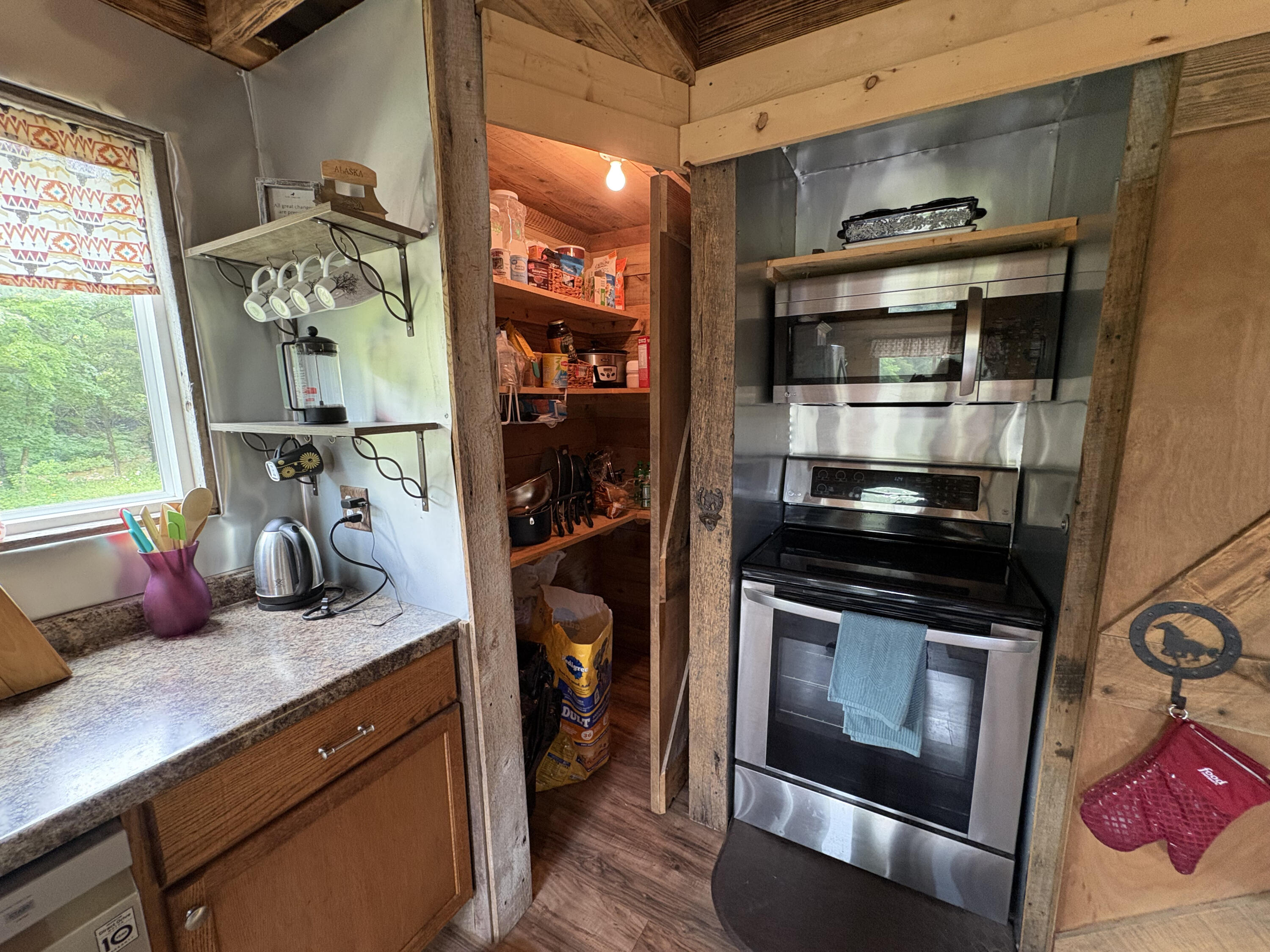 421 North Emory Creek Road Property Photo 9