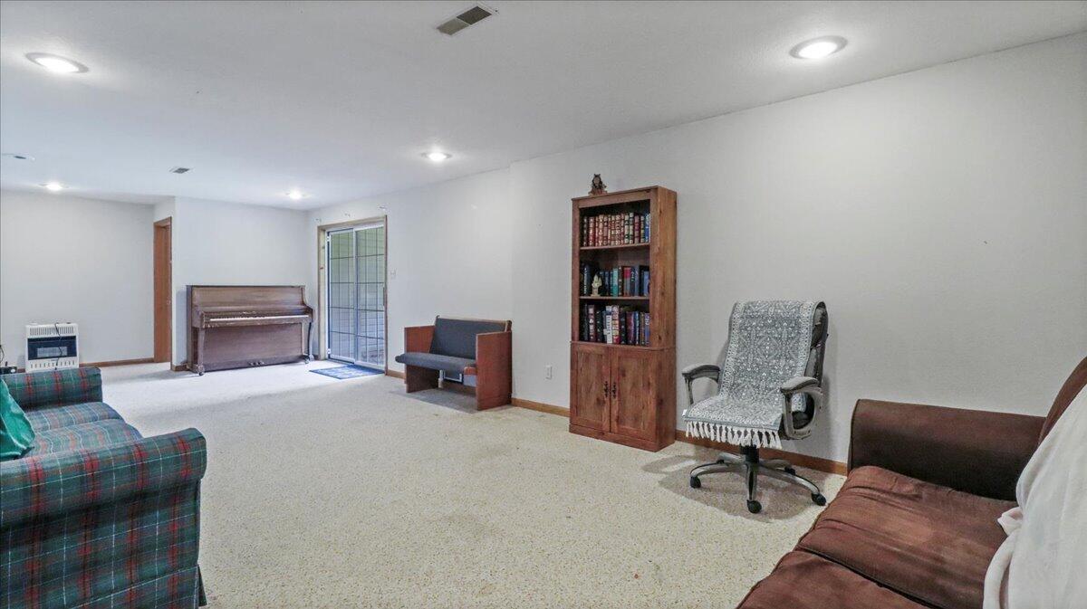 2005 Debra Drive Property Photo 18