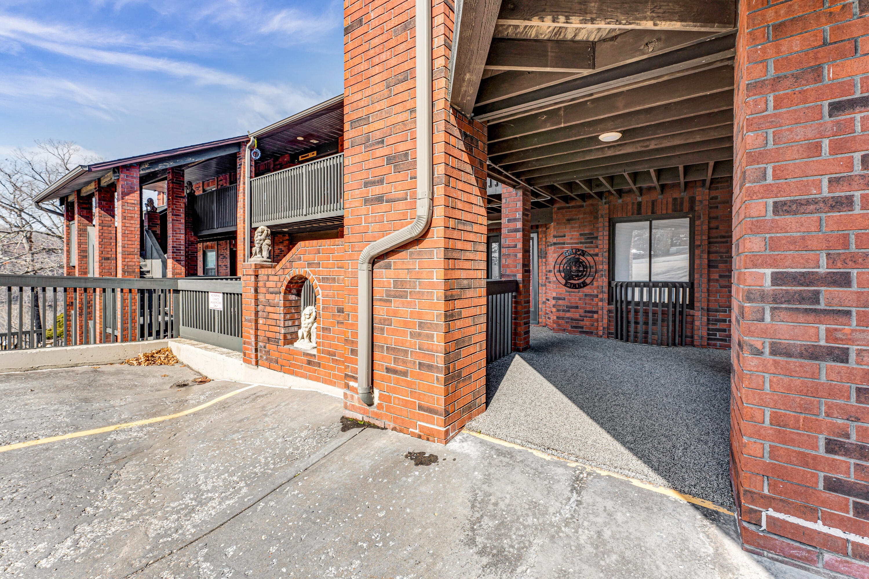 150 Sunken Forest Drive Property Photo 6