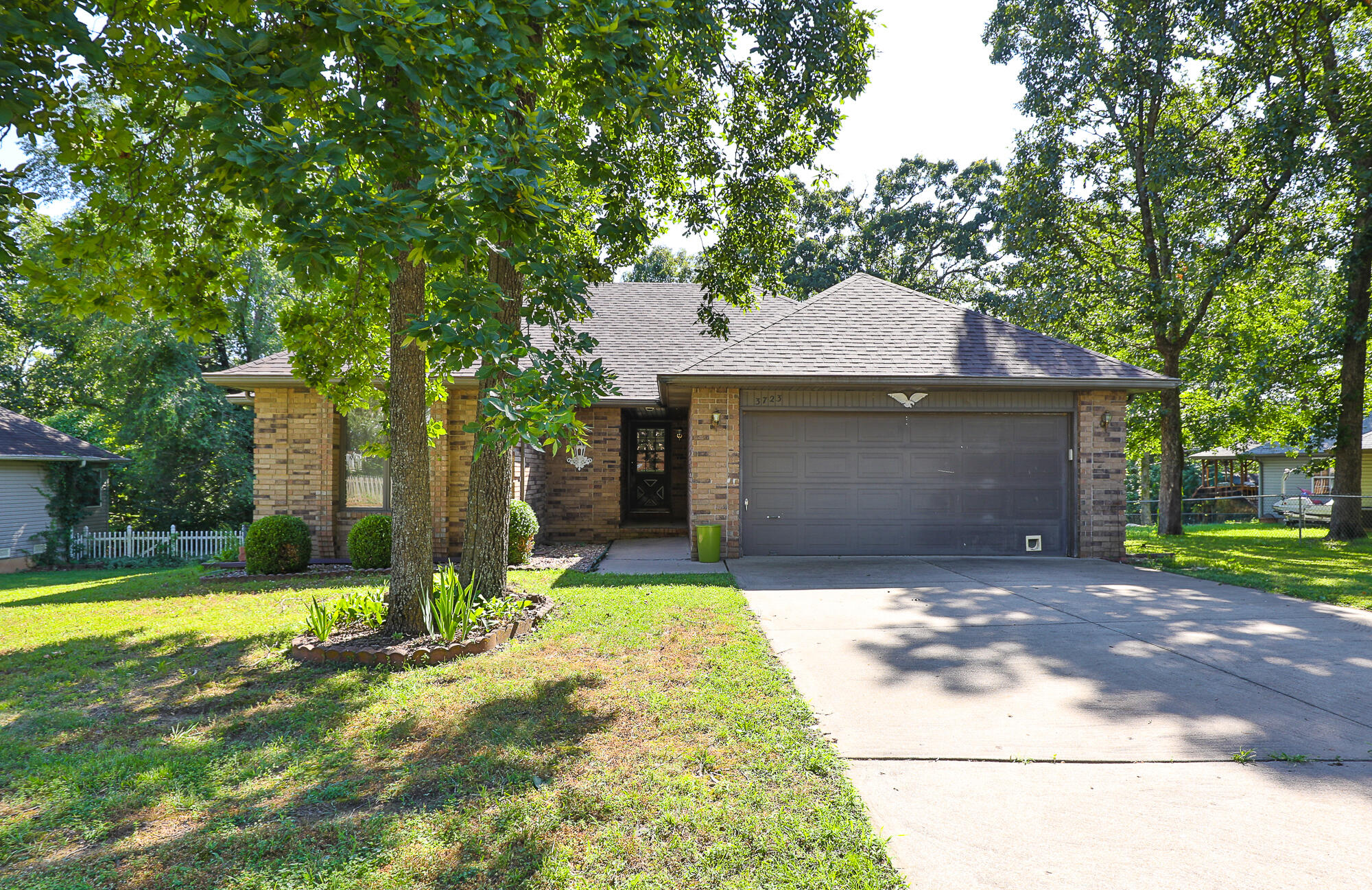 3723 North Vera Cruz Drive Property Photo 1