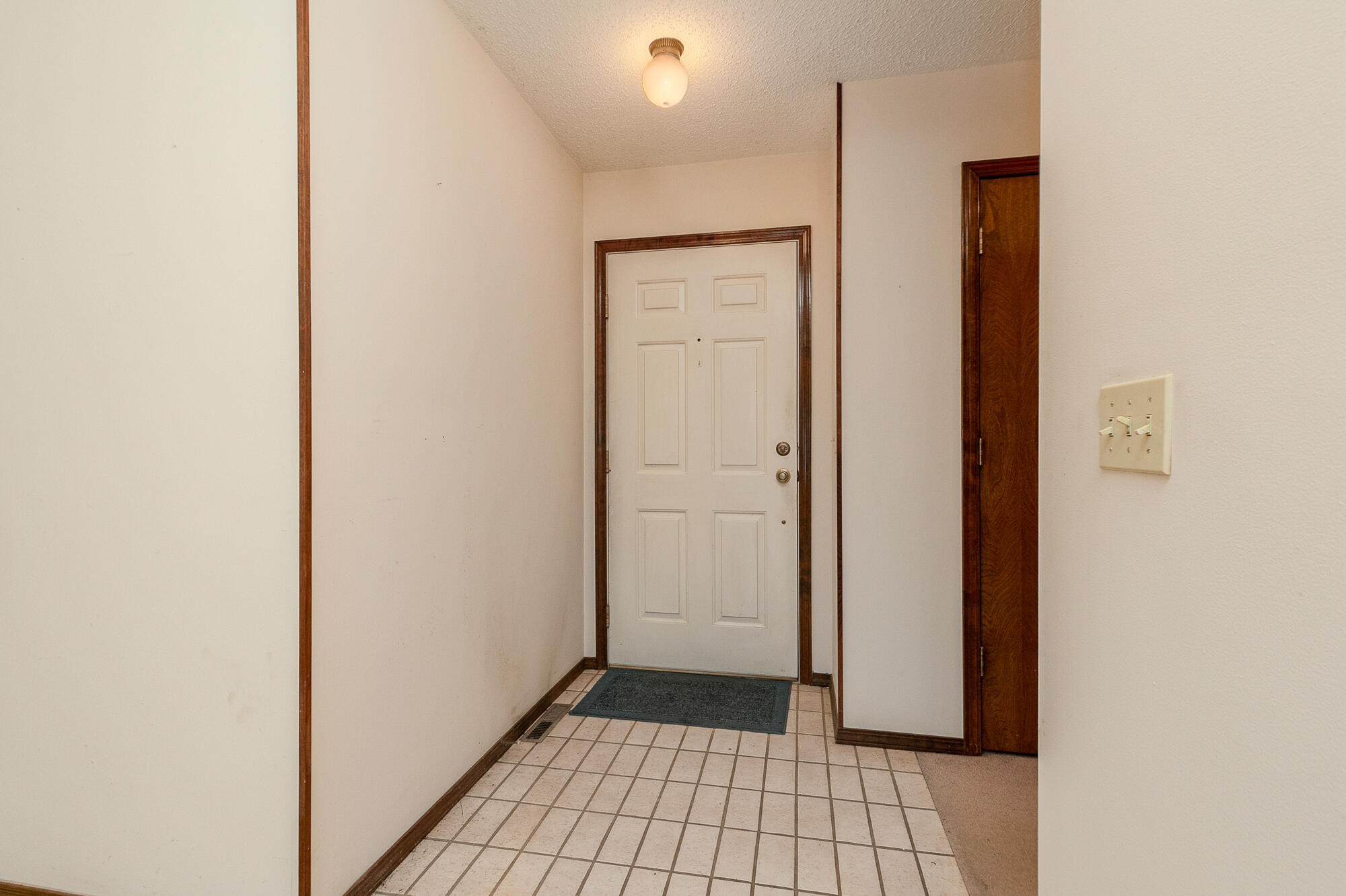 3723 North Vera Cruz Drive Property Photo 6