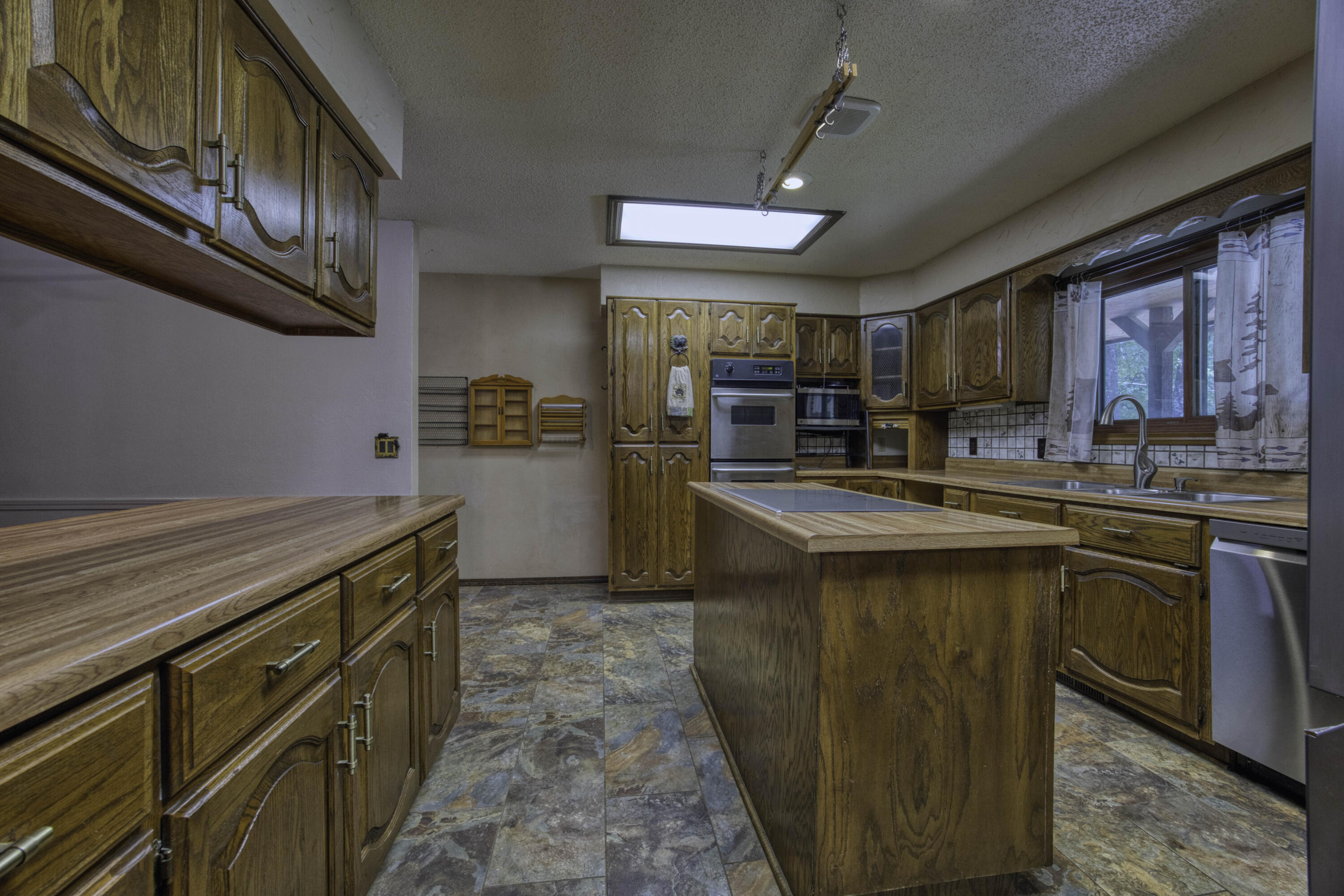 2386 West Deer Trail Court Property Photo 6