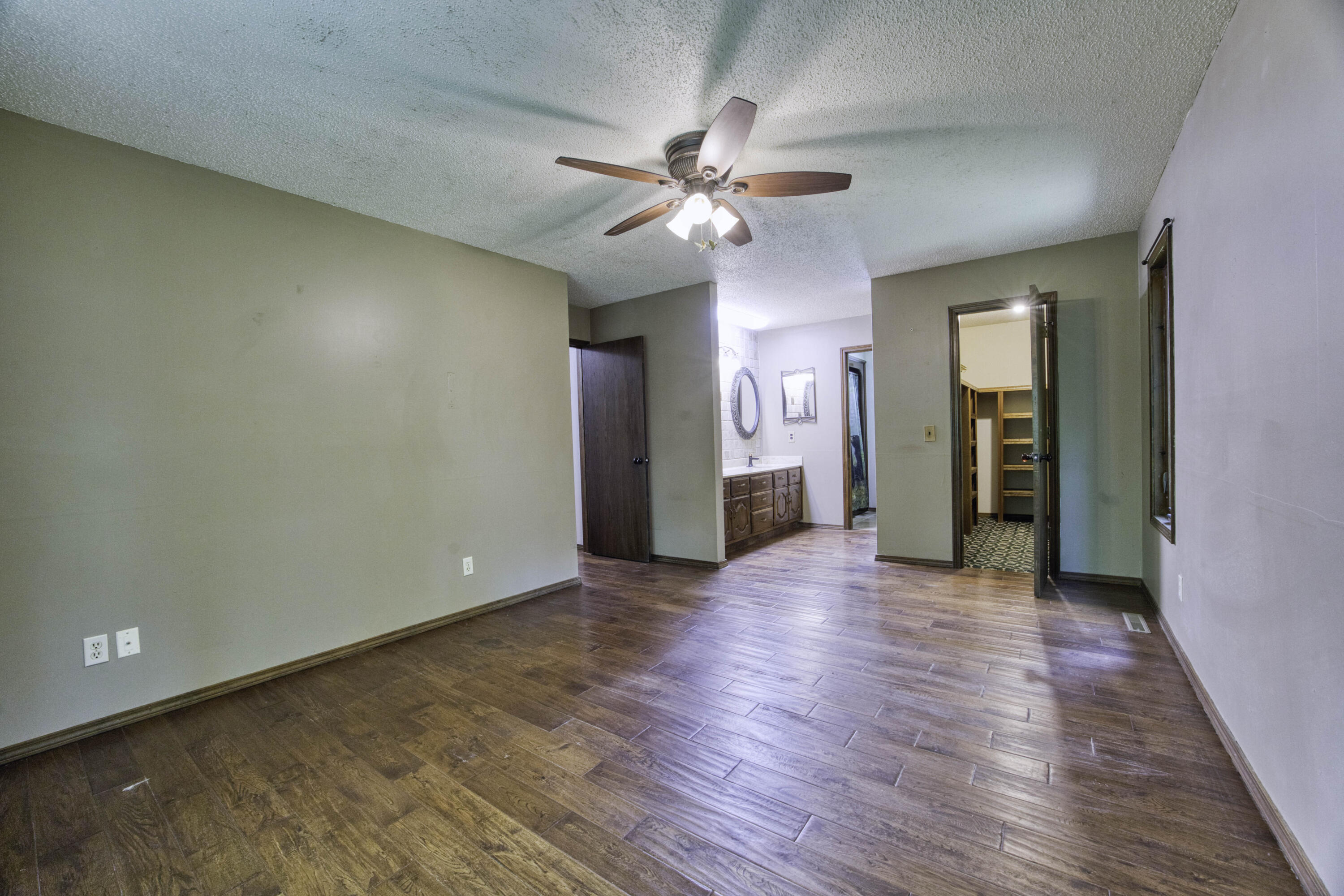2386 West Deer Trail Court Property Photo 20
