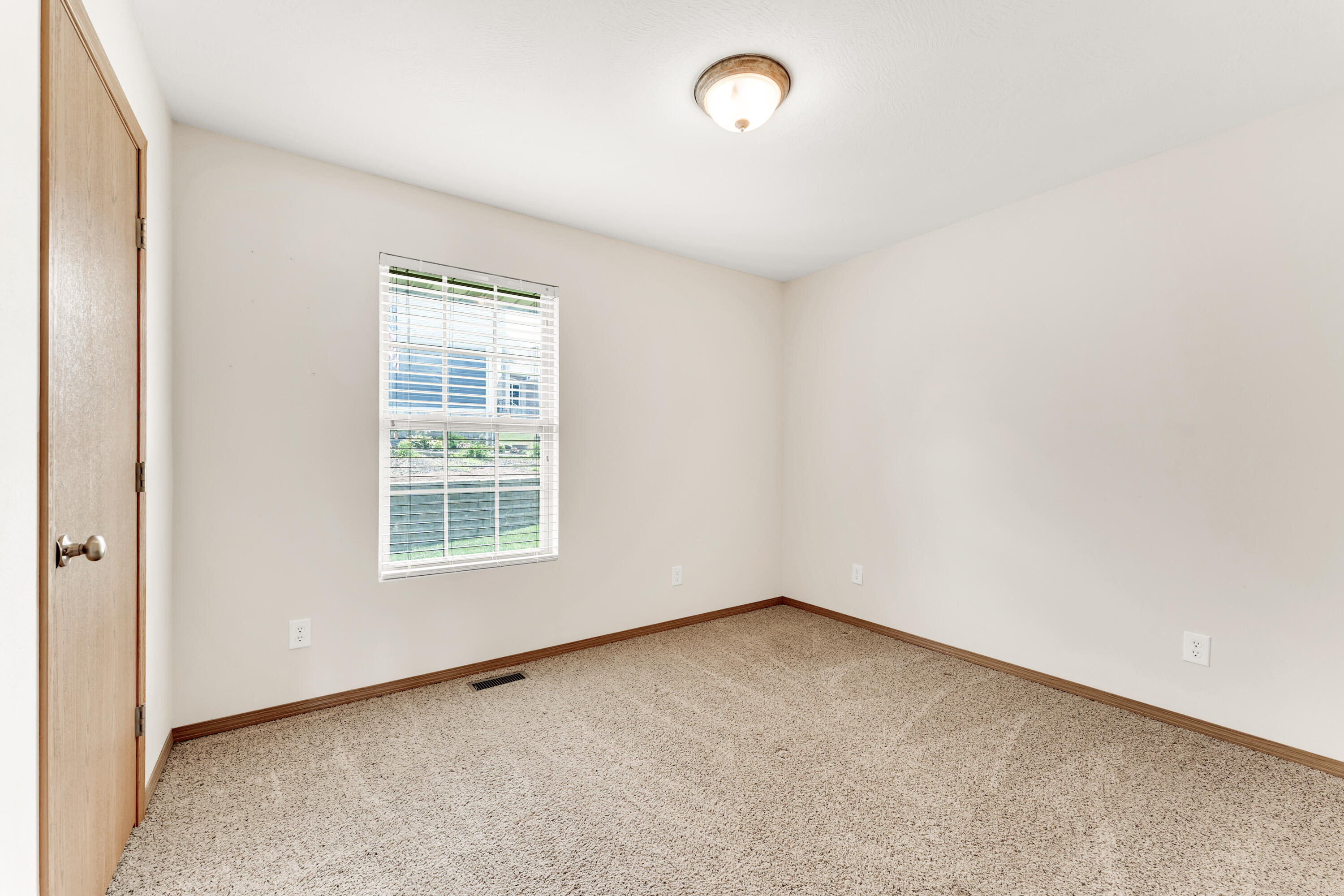 2808 South 17th Avenue Property Photo 16