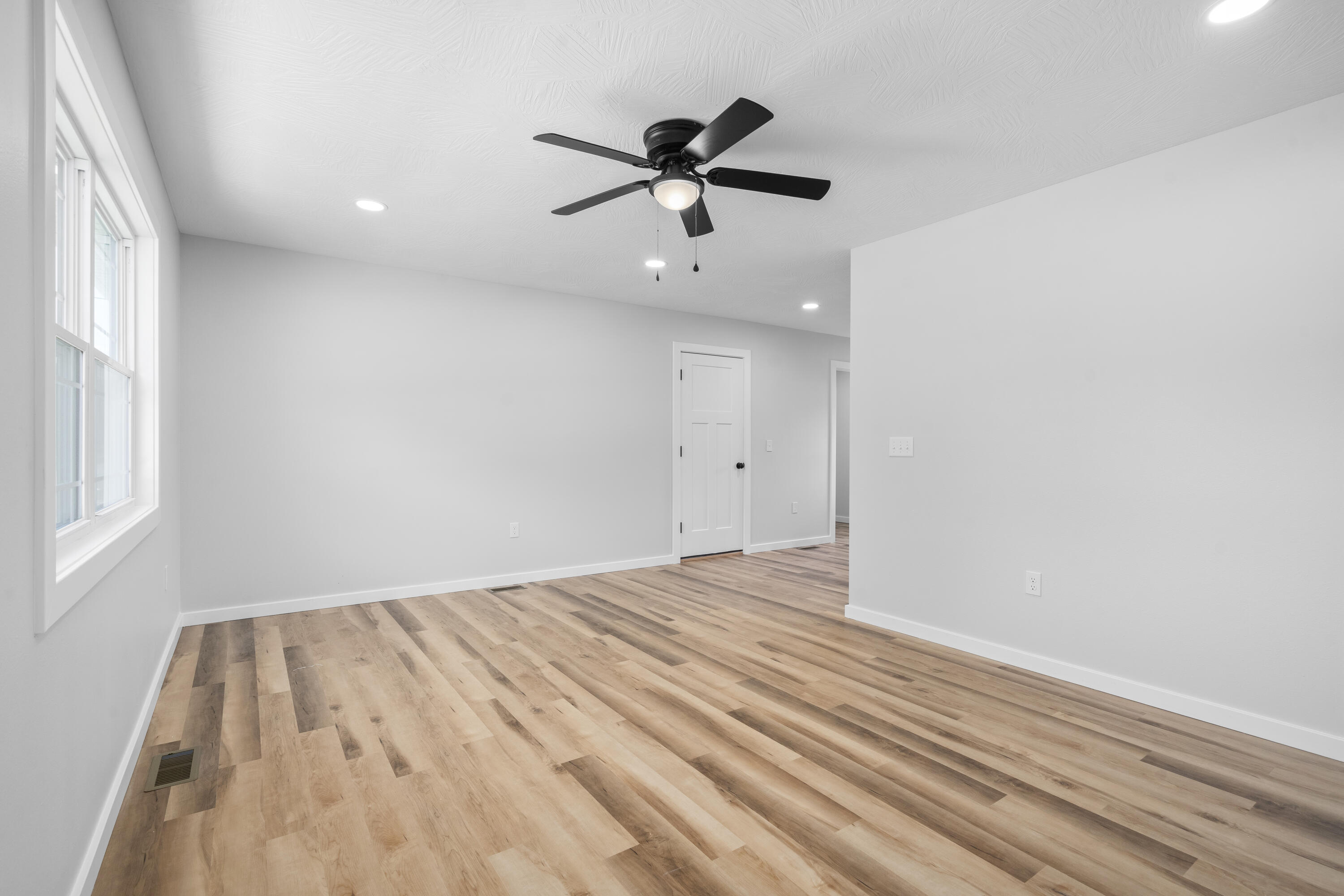 407 West Adamson Street Property Photo 5