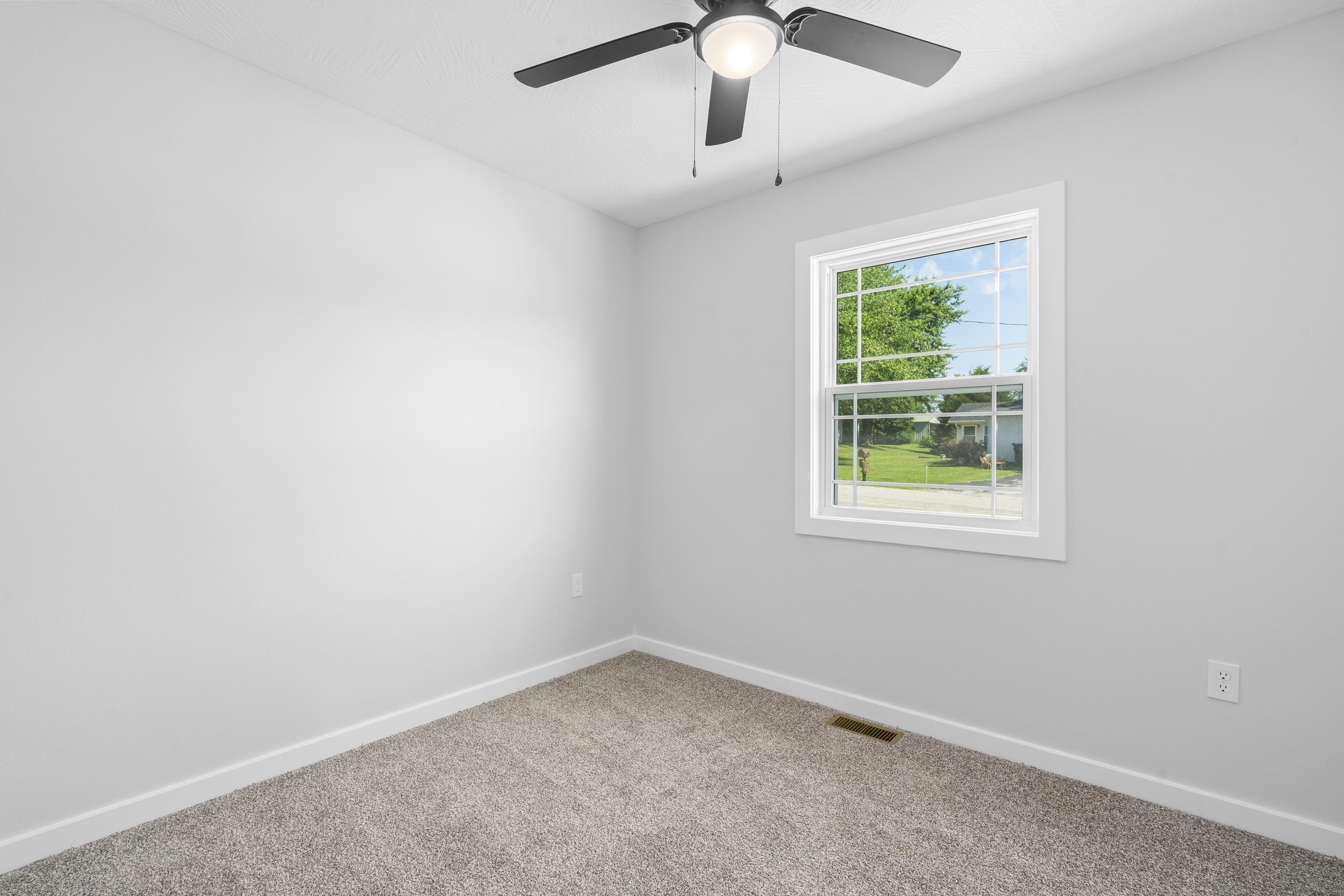 407 West Adamson Street Property Photo 18