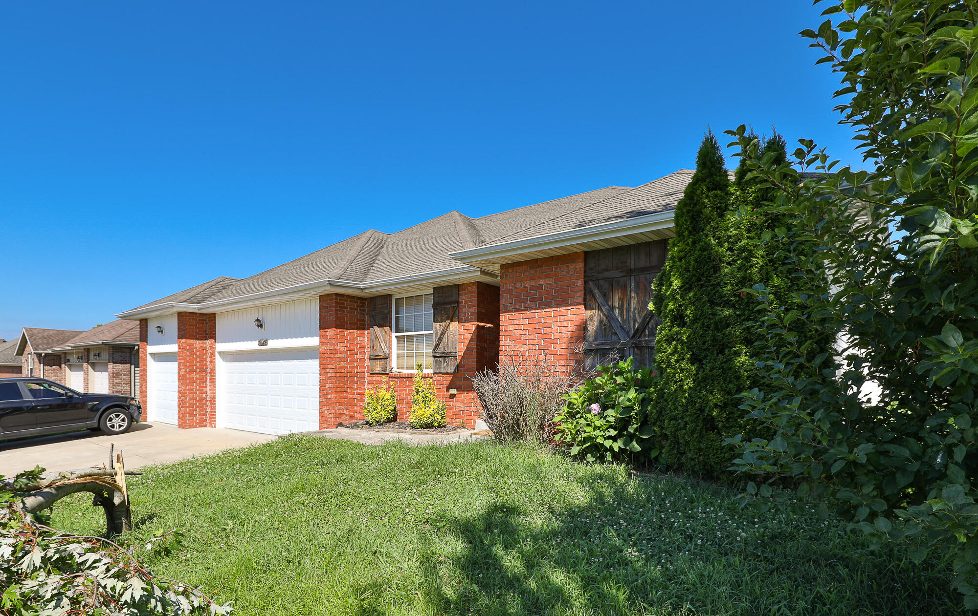 5441 Basswood Court West Property Photo 2