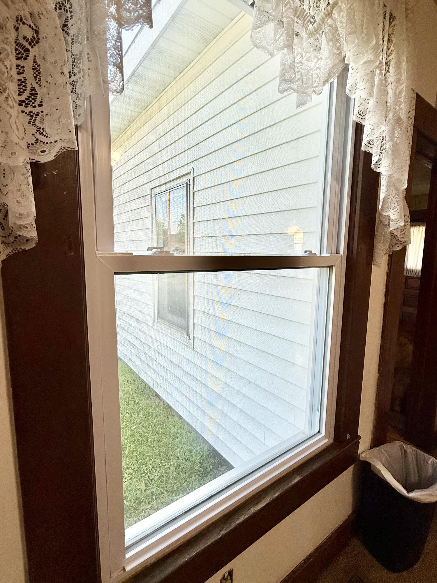 935 N Maple St Property Photo 10