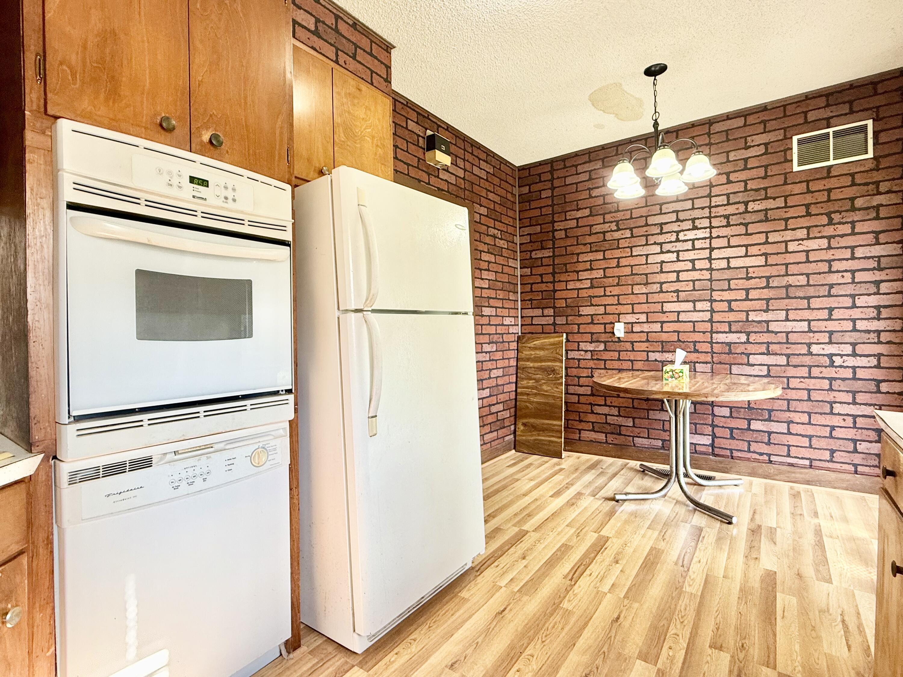 935 N Maple St Property Photo 14