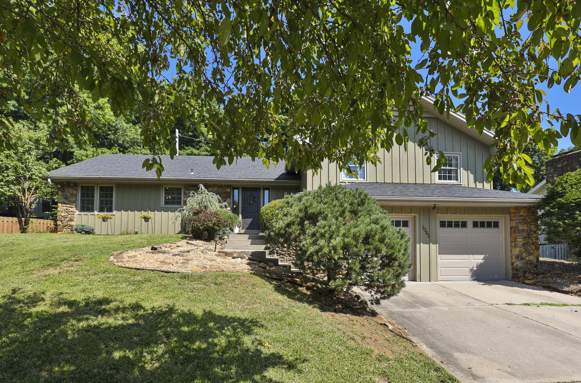 1341 South Greentree Avenue Property Photo 1