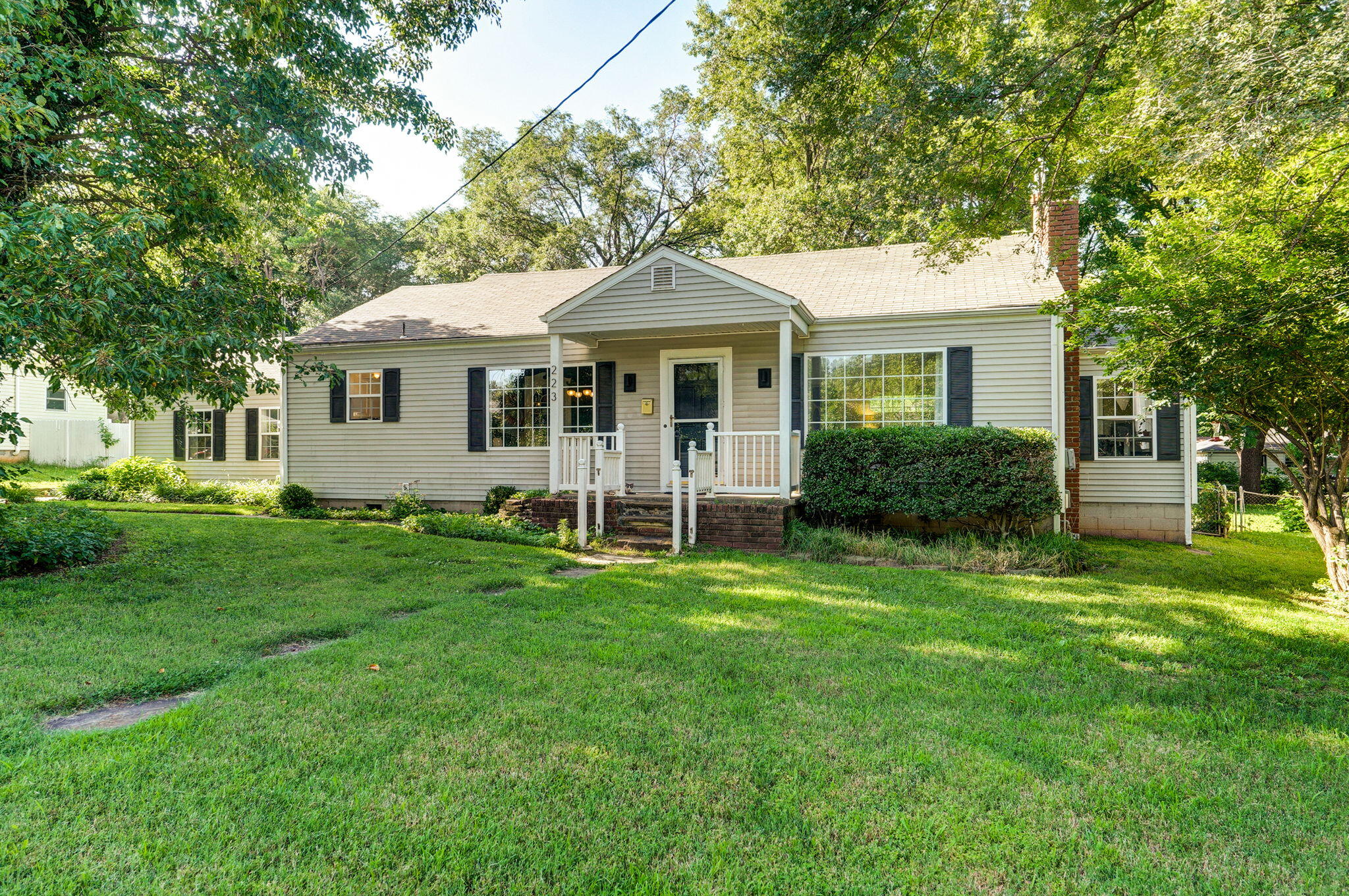 223 East Silsby Street Property Photo 3