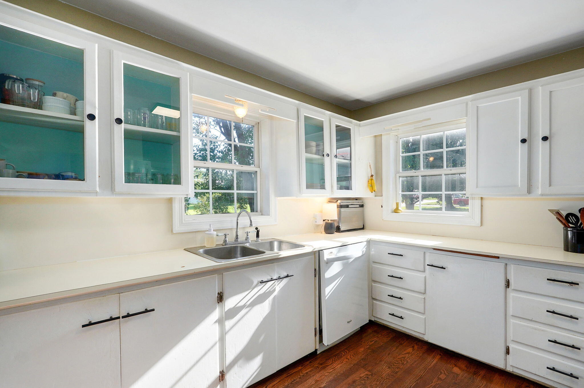 223 East Silsby Street Property Photo 16
