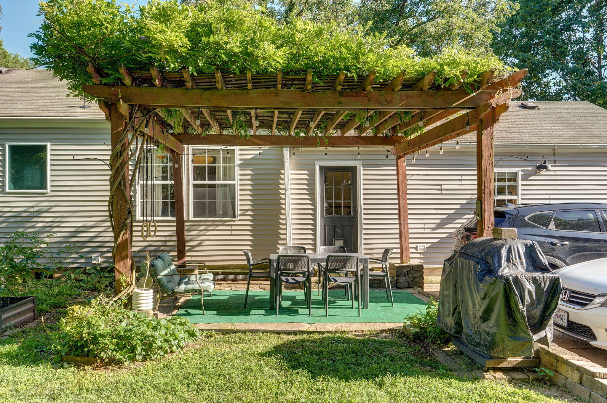 223 East Silsby Street Property Photo 28