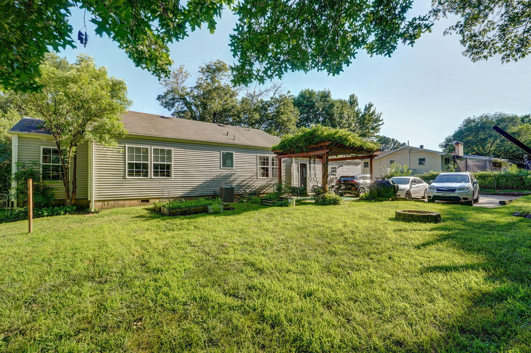 223 East Silsby Street Property Photo 29