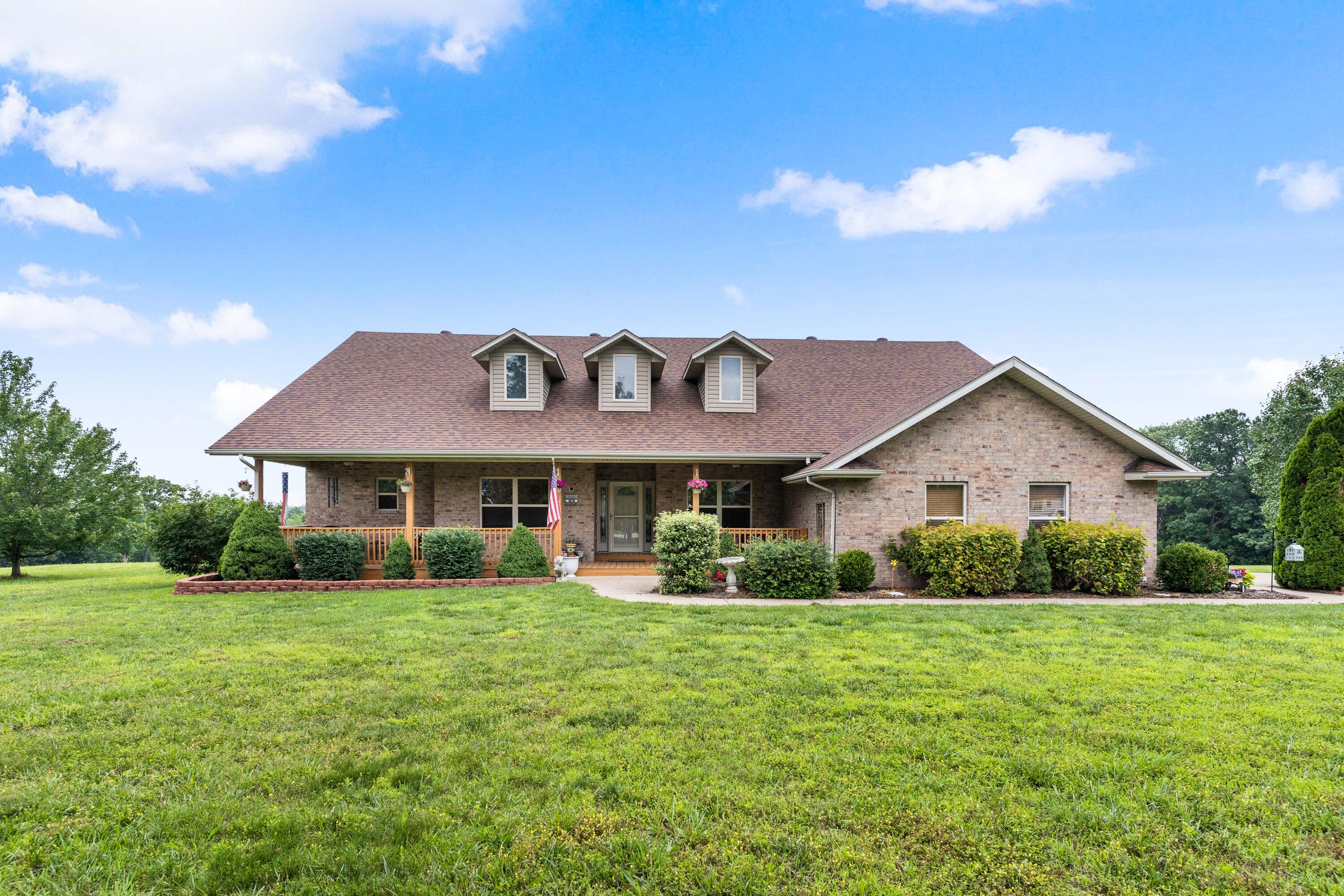 106 Finch Drive Property Photo 1