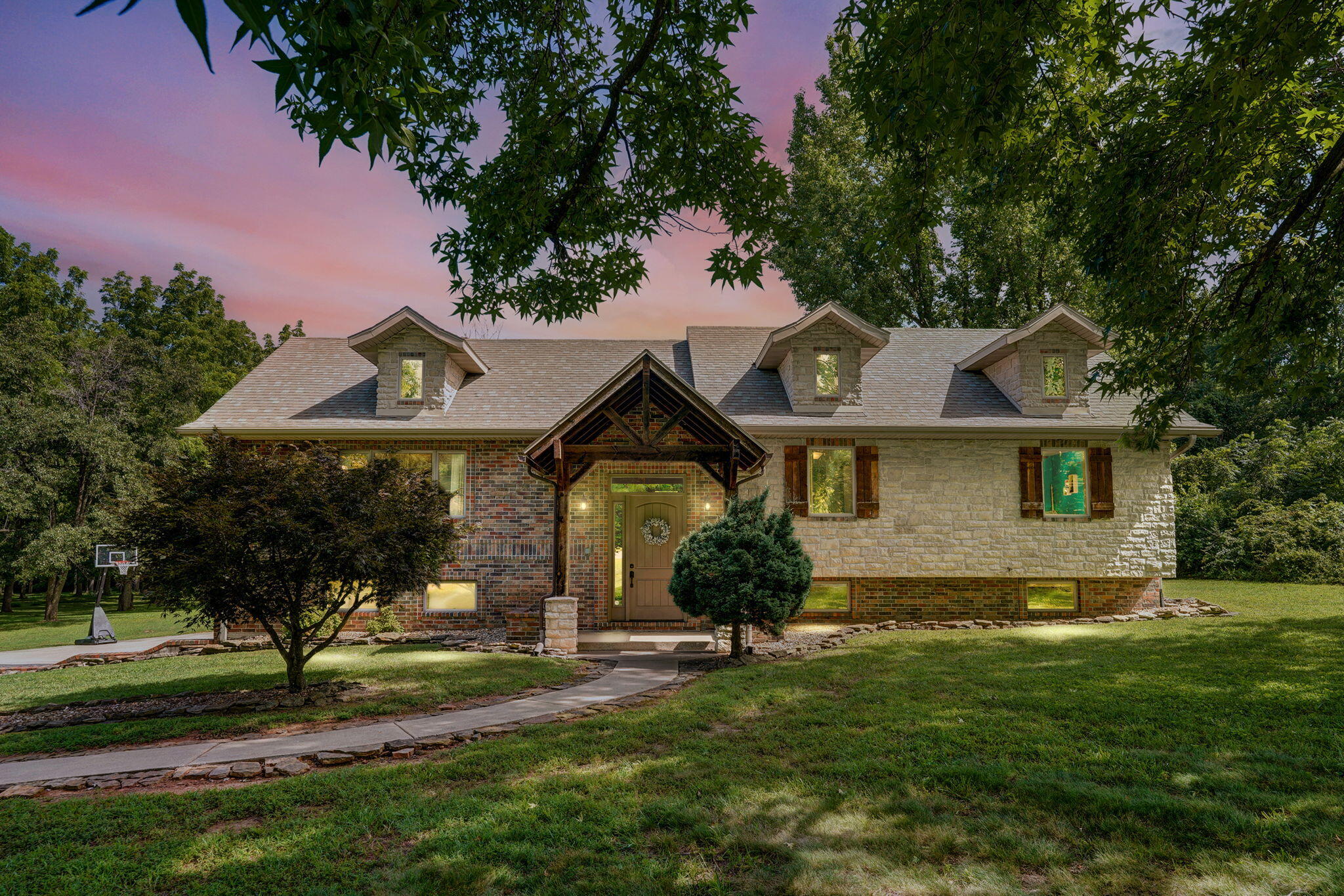 623 East Weaver Road Property Photo 1