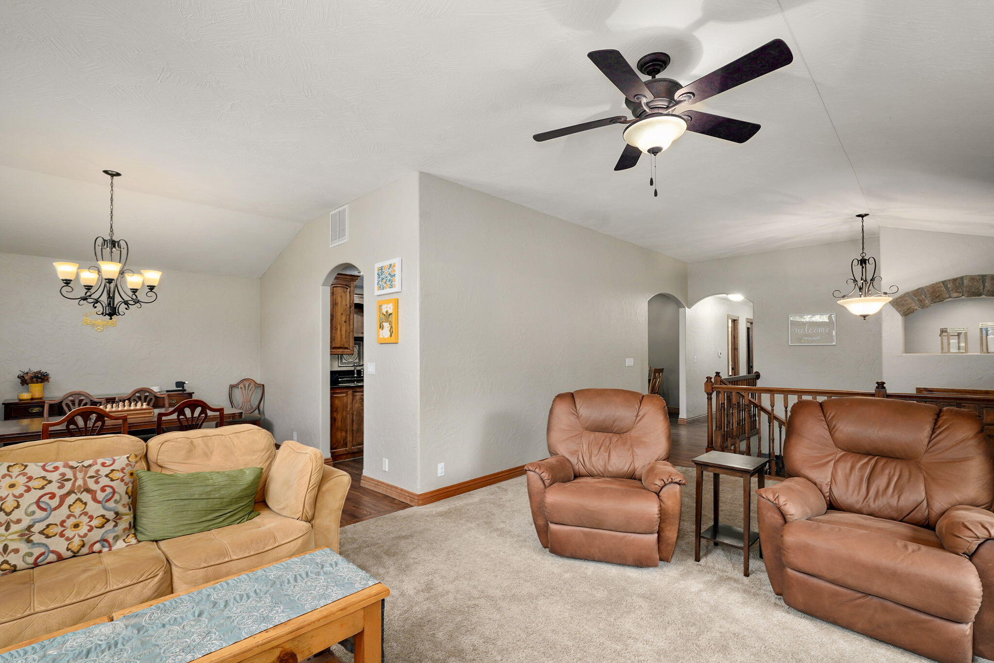 623 East Weaver Road Property Photo 11