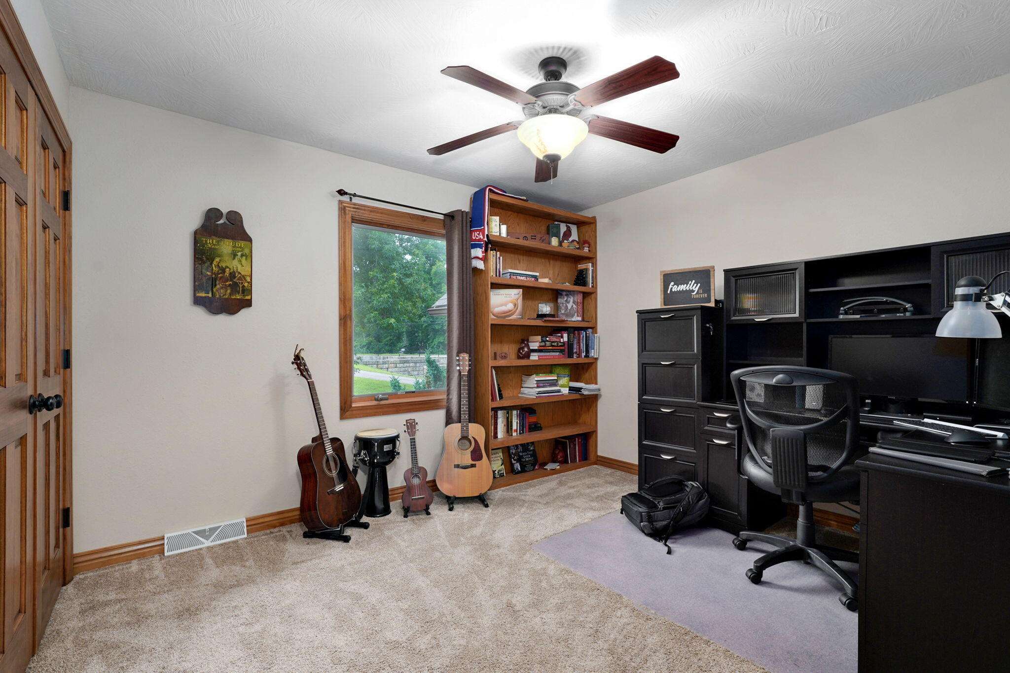 623 East Weaver Road Property Photo 33
