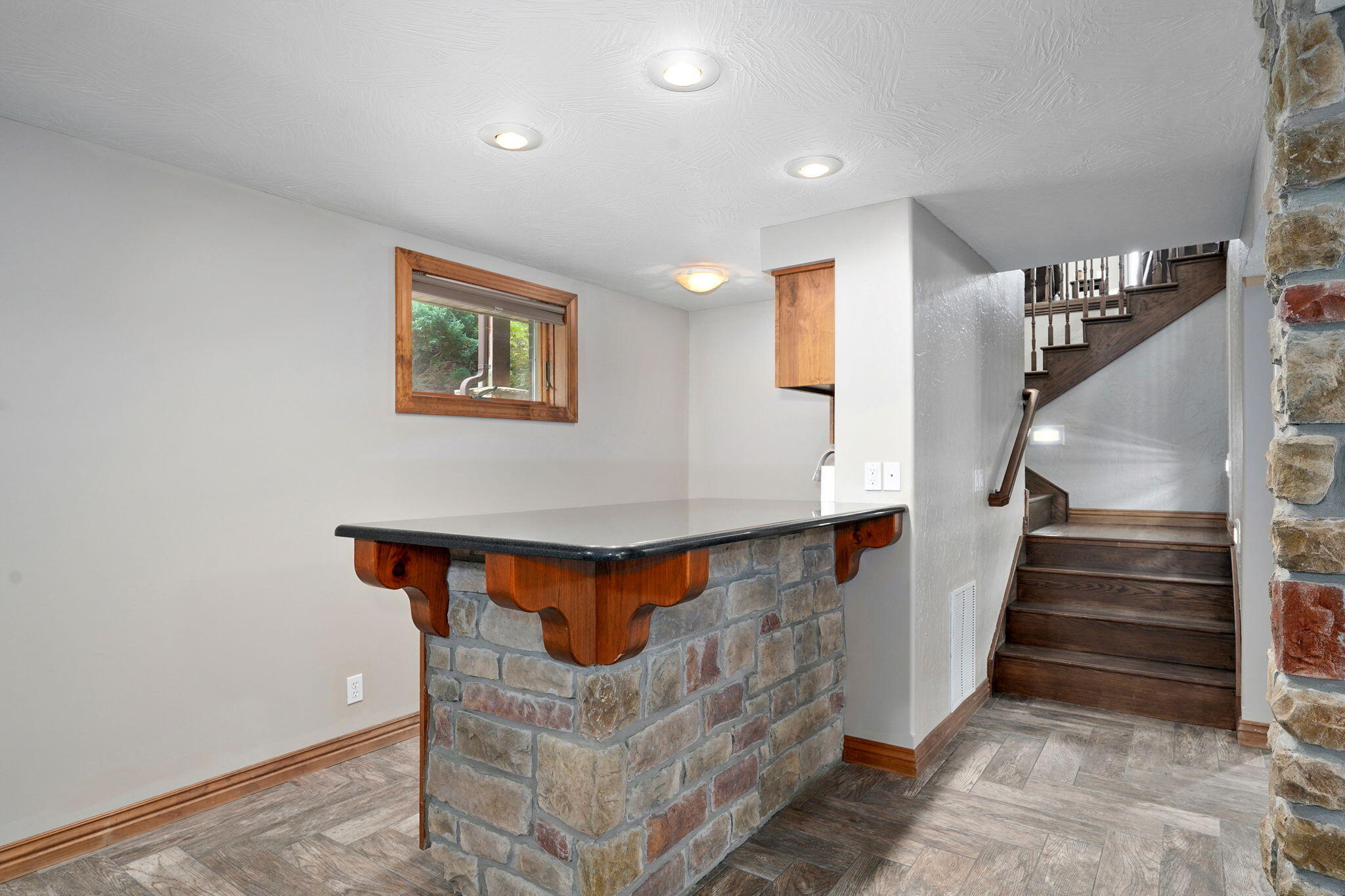 623 East Weaver Road Property Photo 39