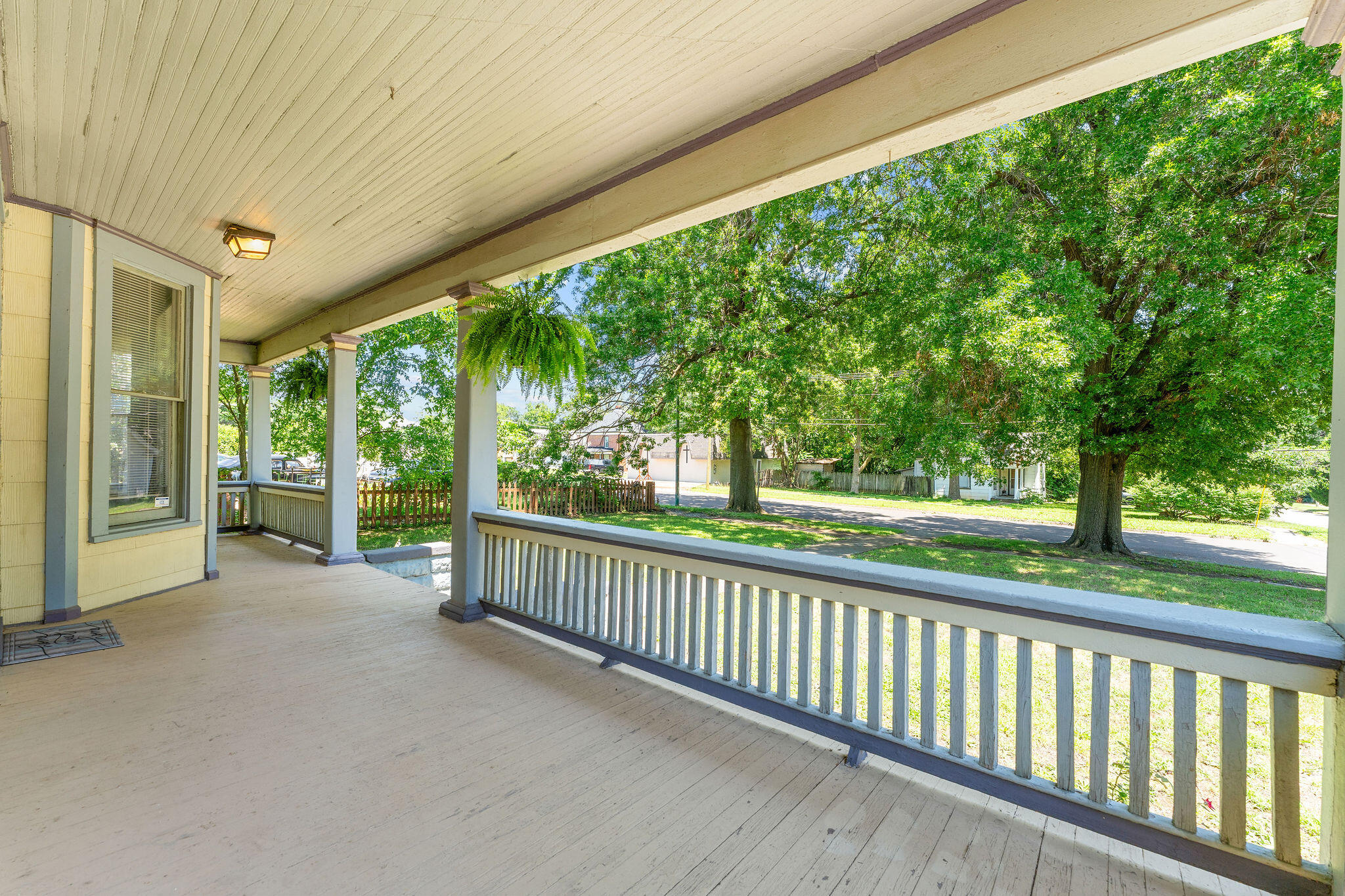 1201 North Broadway Avenue Property Photo 5