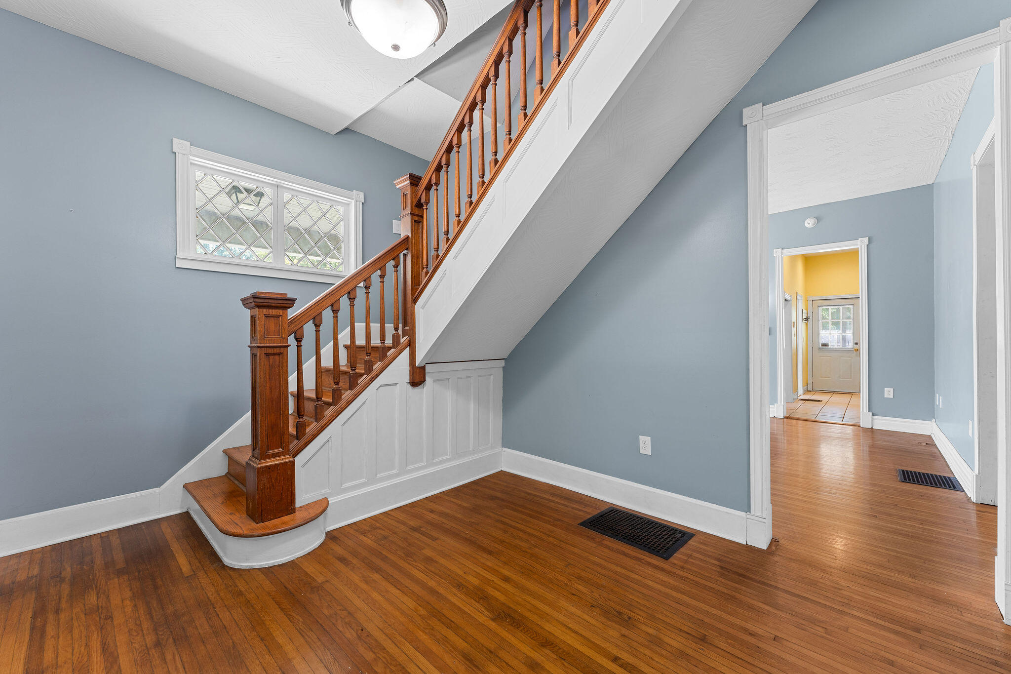 1201 North Broadway Avenue Property Photo 7