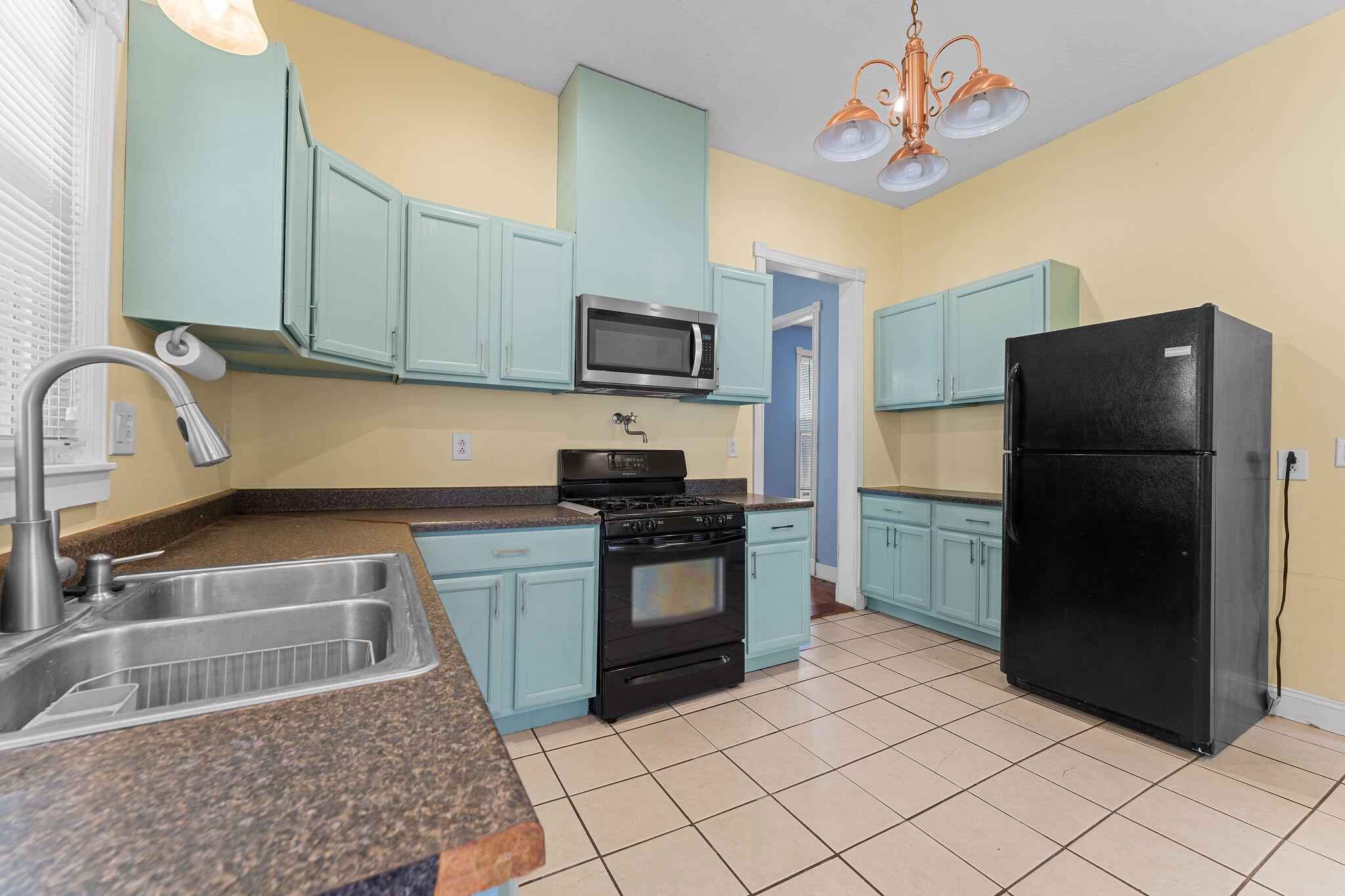 1201 North Broadway Avenue Property Photo 11