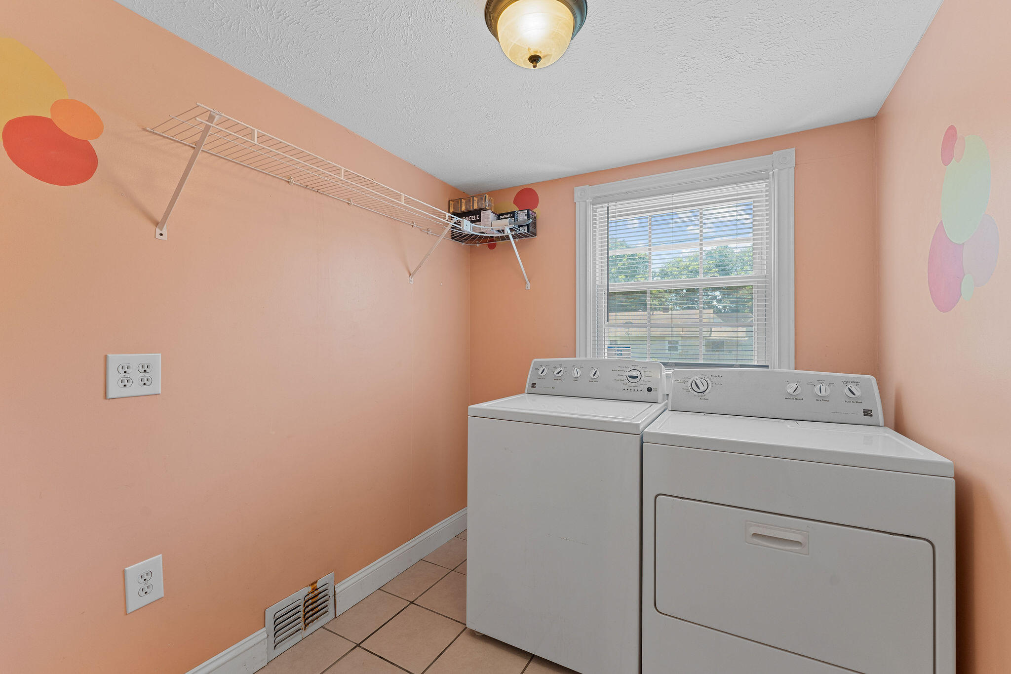 1201 North Broadway Avenue Property Photo 13