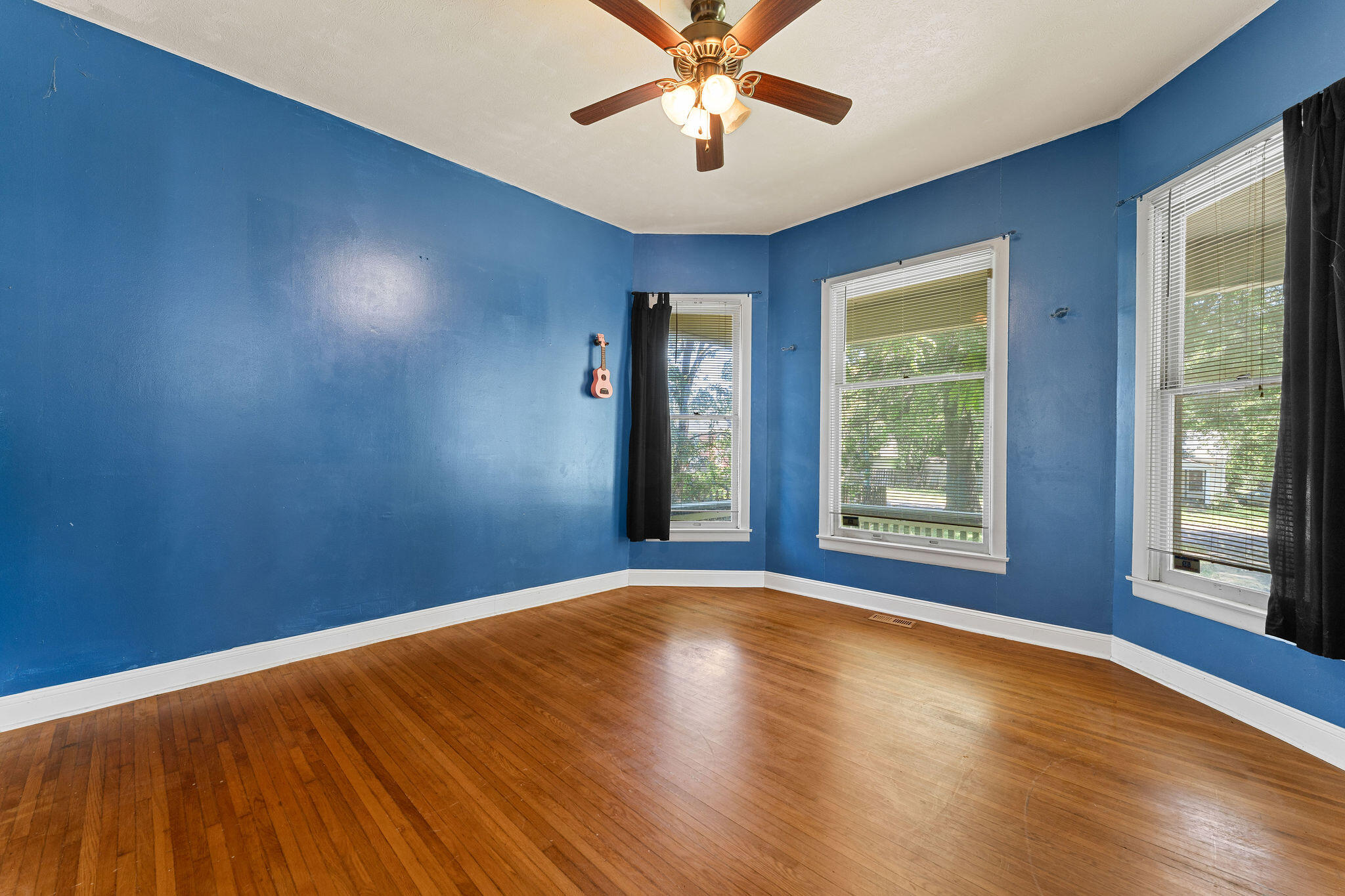 1201 North Broadway Avenue Property Photo 18