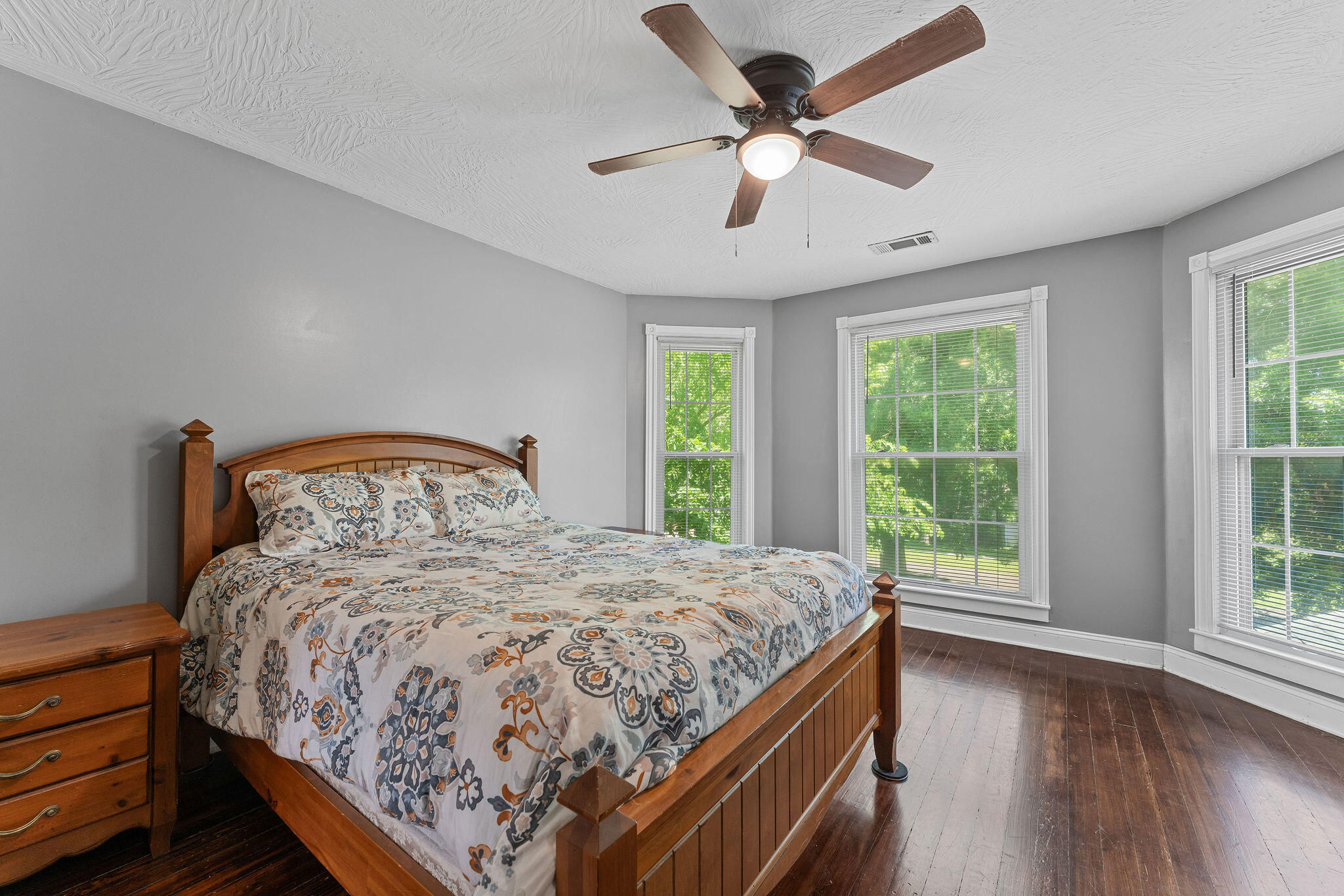 1201 North Broadway Avenue Property Photo 22