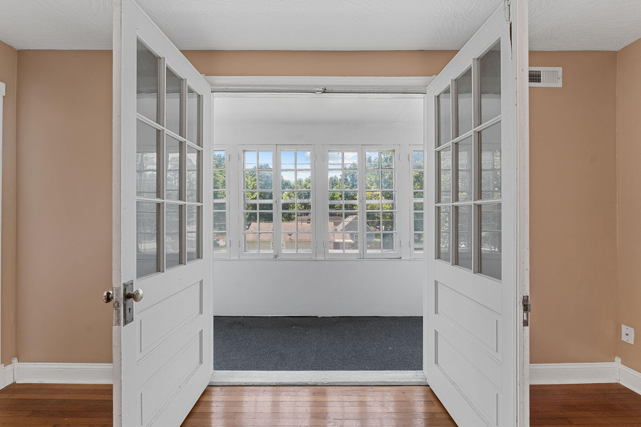 1201 North Broadway Avenue Property Photo 29