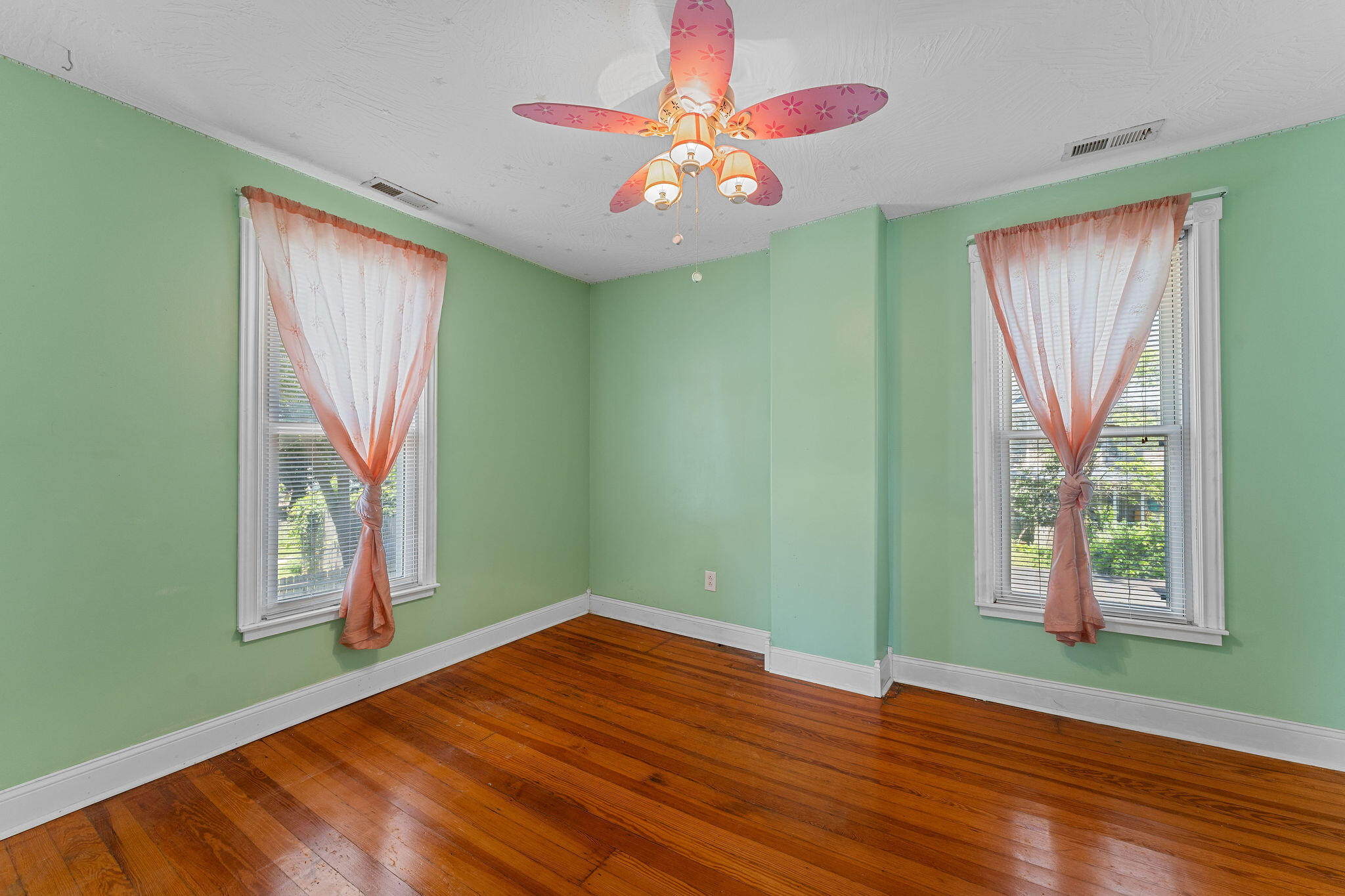 1201 North Broadway Avenue Property Photo 32