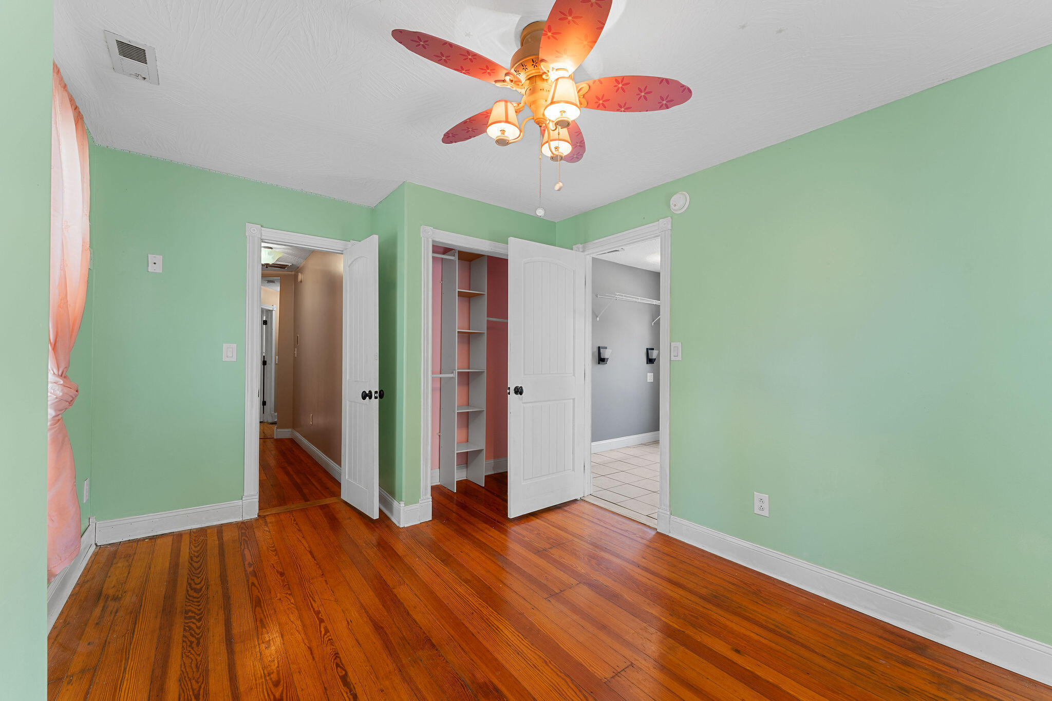1201 North Broadway Avenue Property Photo 33