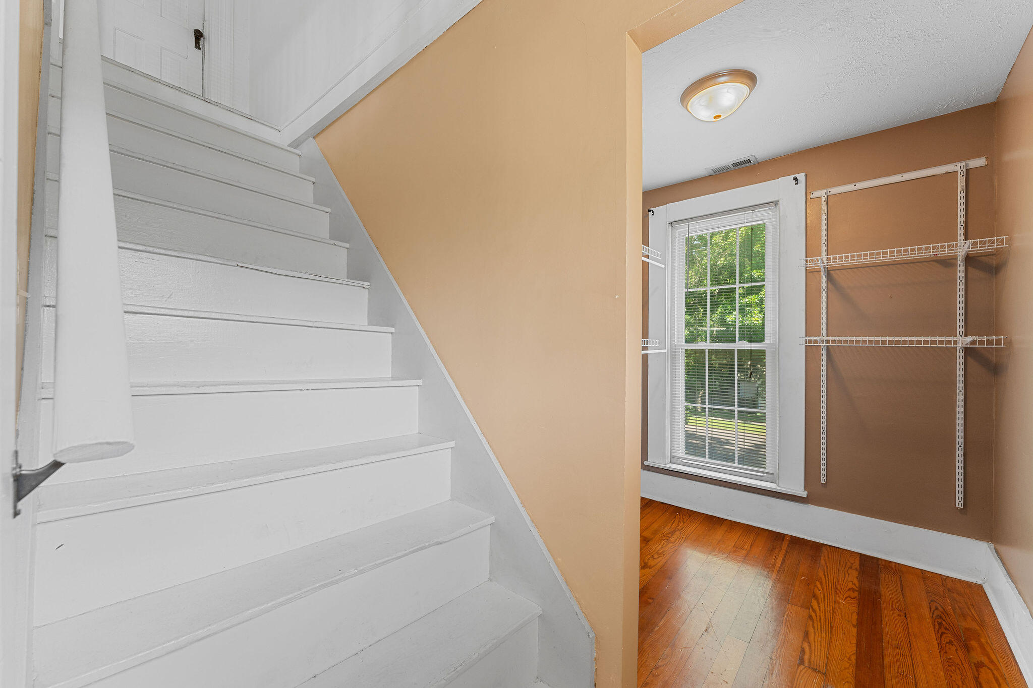 1201 North Broadway Avenue Property Photo 34