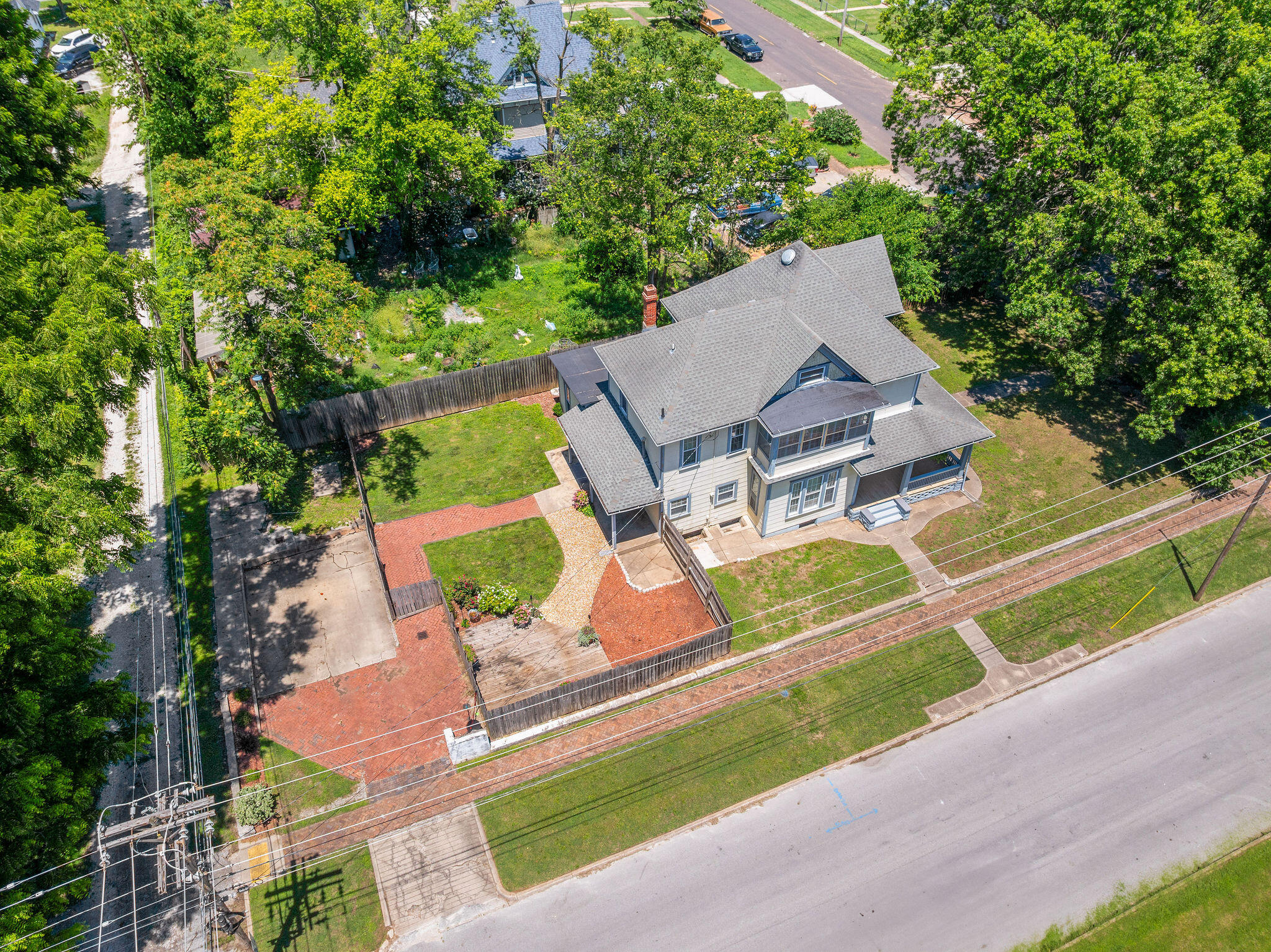 1201 North Broadway Avenue Property Photo 40