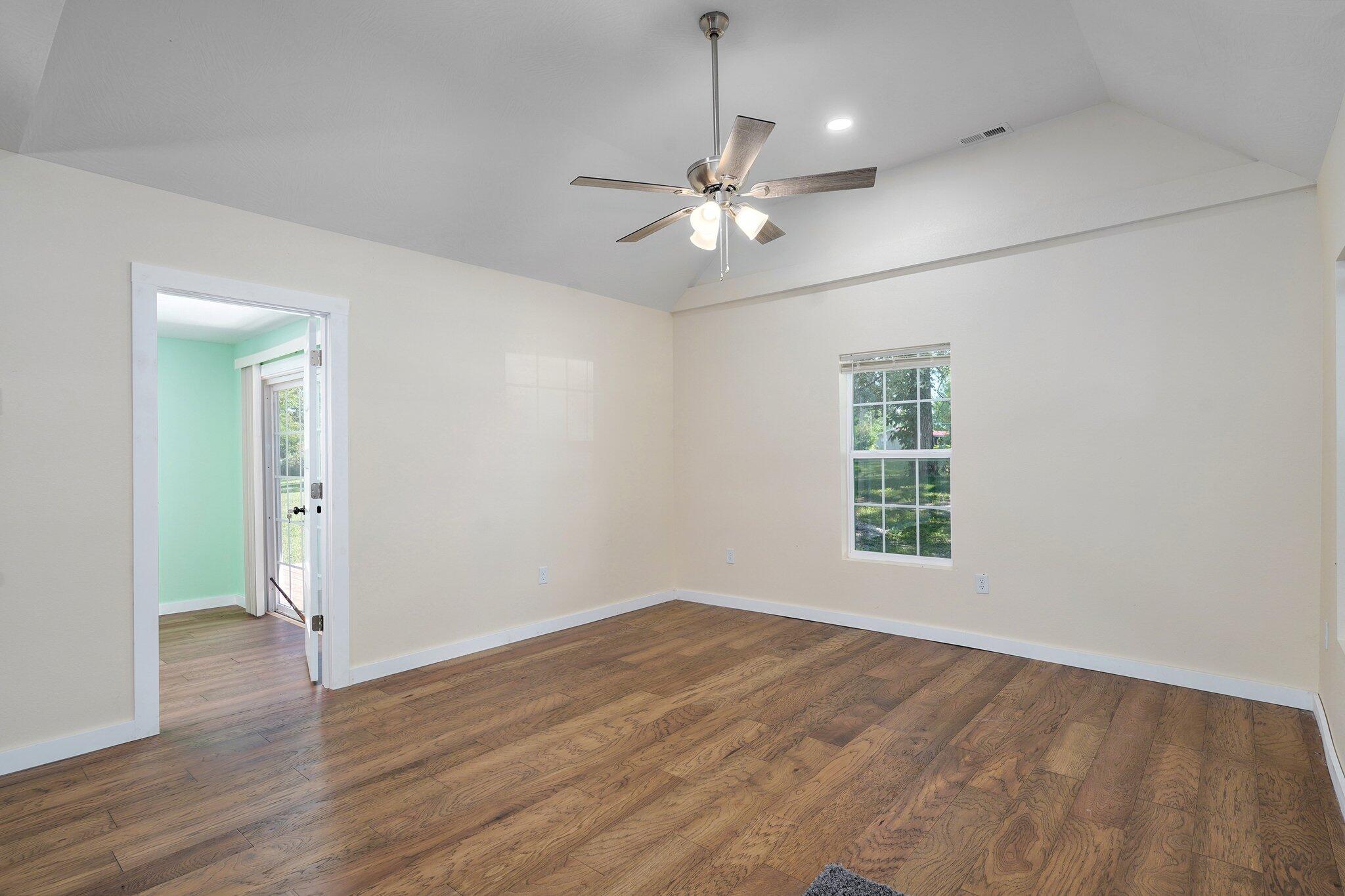 114 North Hobbs Street Property Photo 2