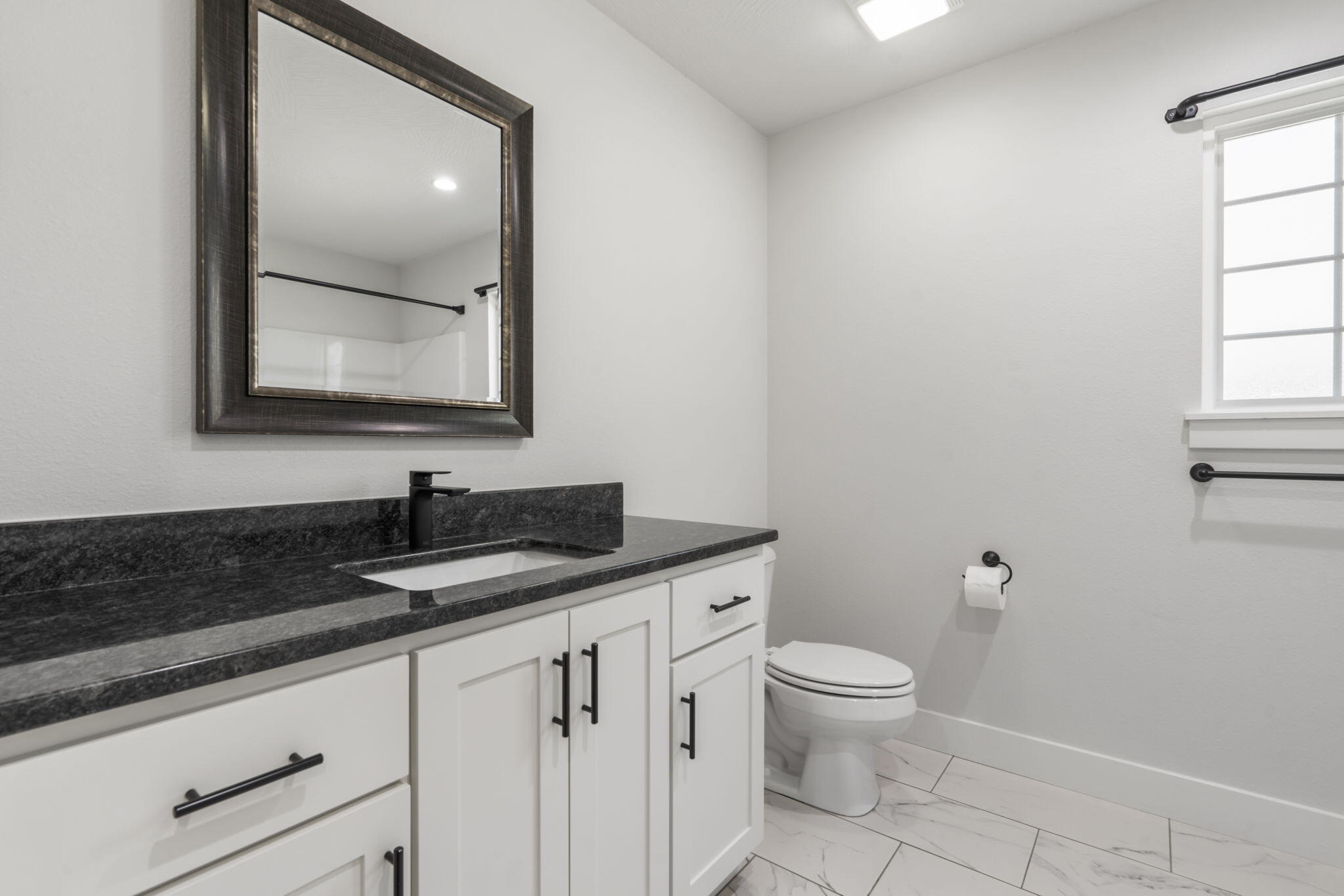 940 East Powers Court Property Photo 26