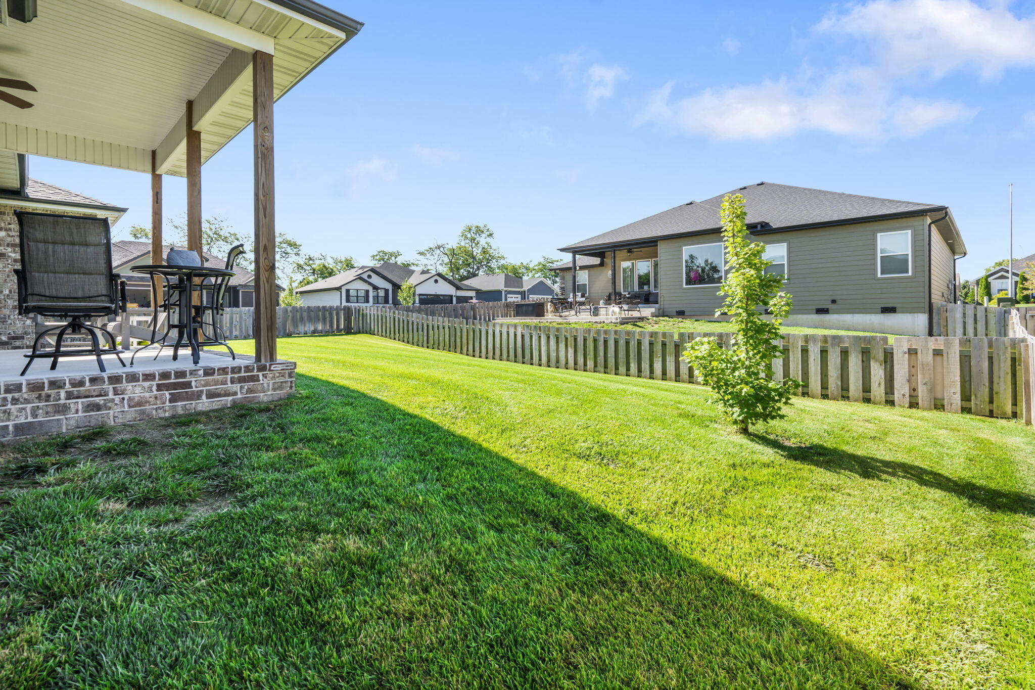 940 East Powers Court Property Photo 30