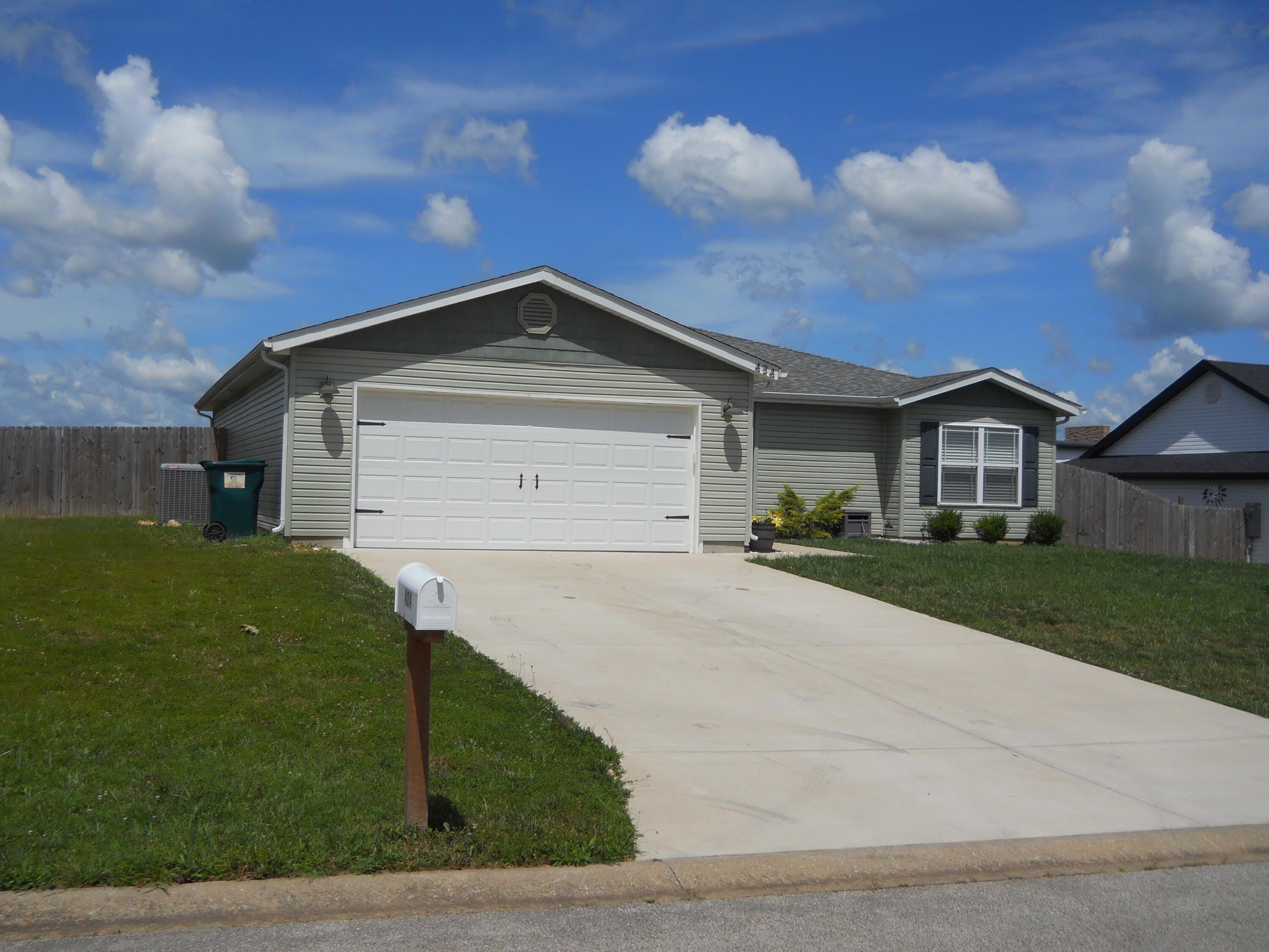 424 Echo Valley Circle Property Photo 1