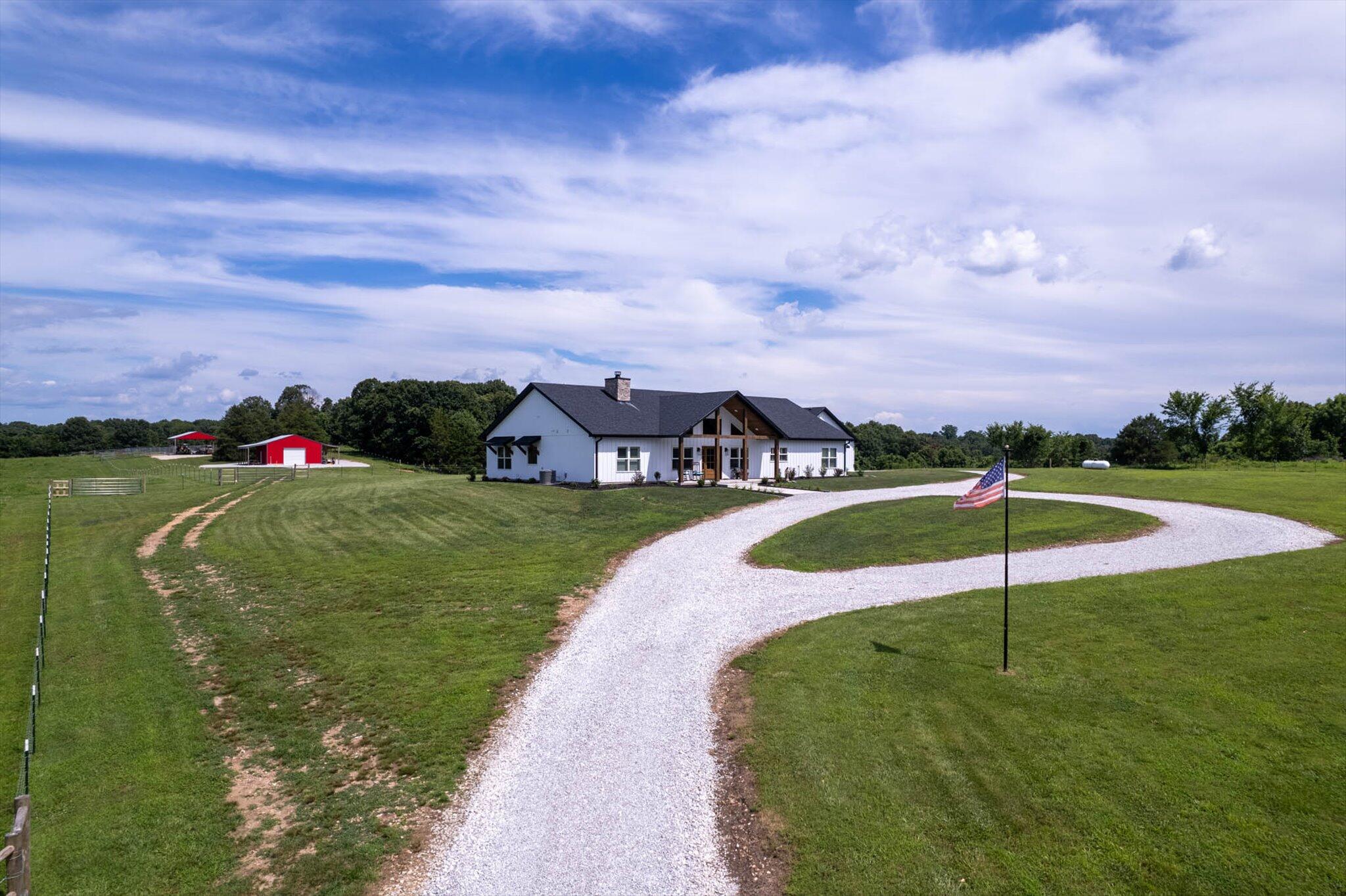 1074 Gideon Cave Road Property Photo 4