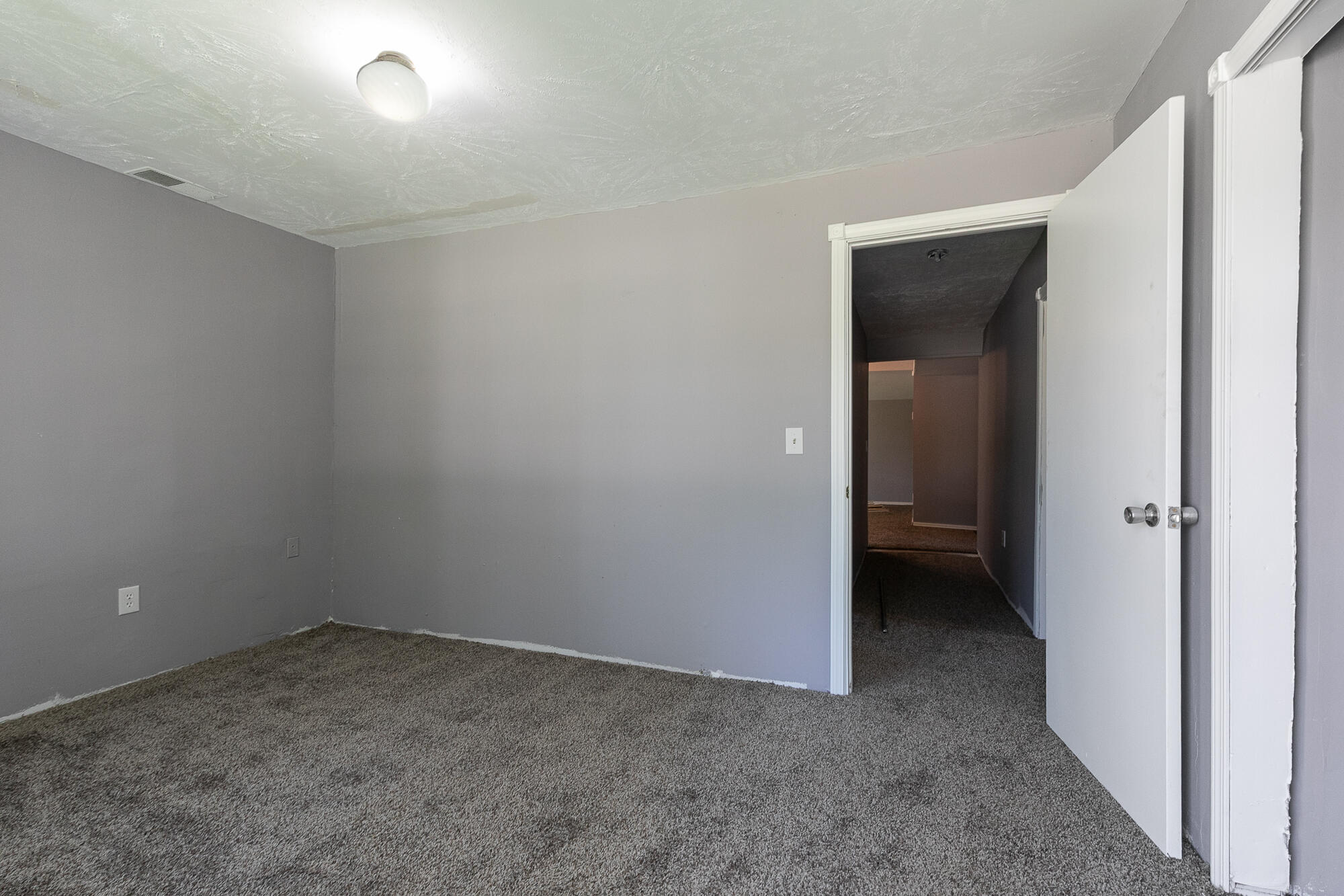 827 South Griffith Avenue Property Photo 5
