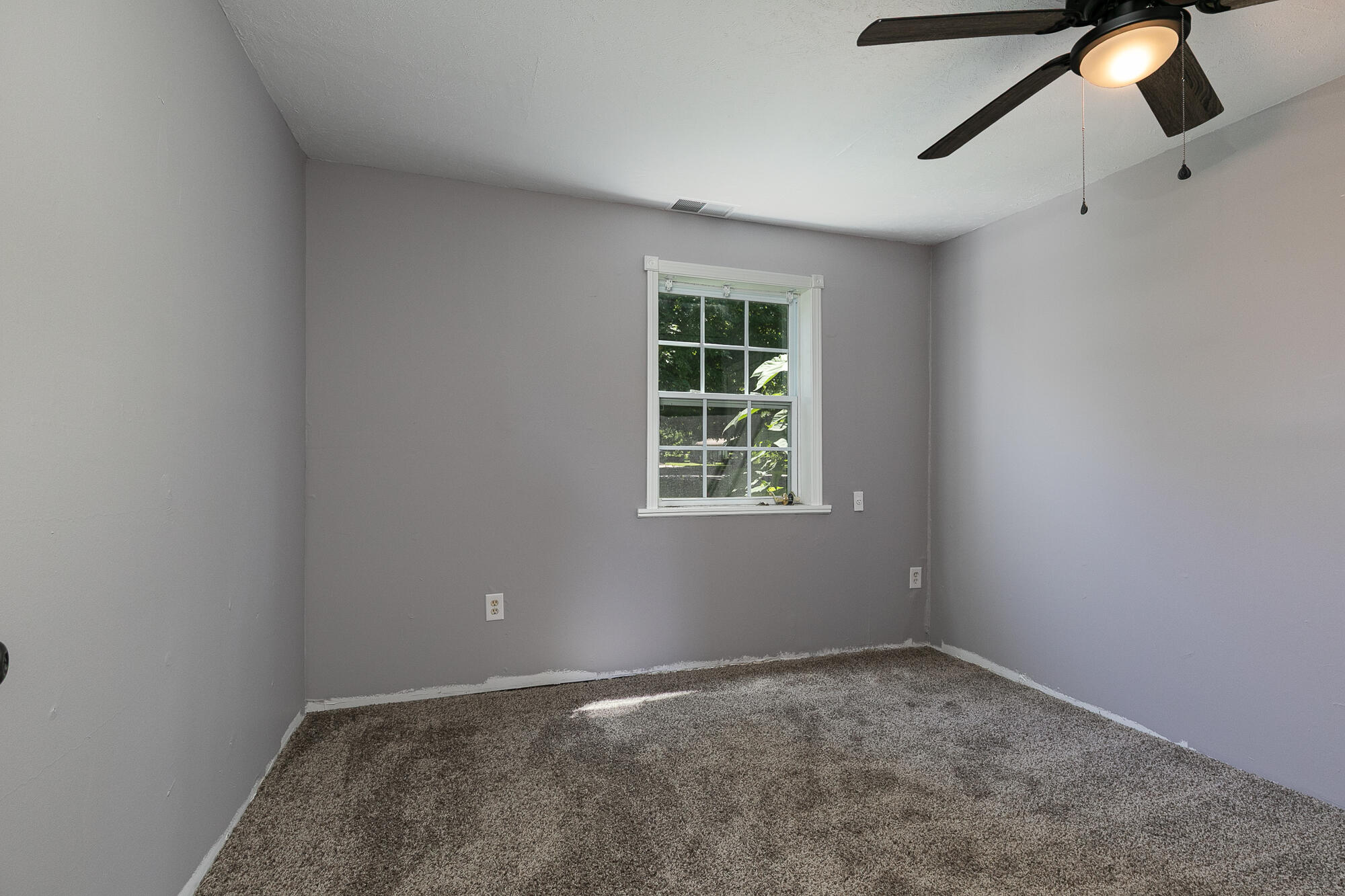 827 South Griffith Avenue Property Photo 7