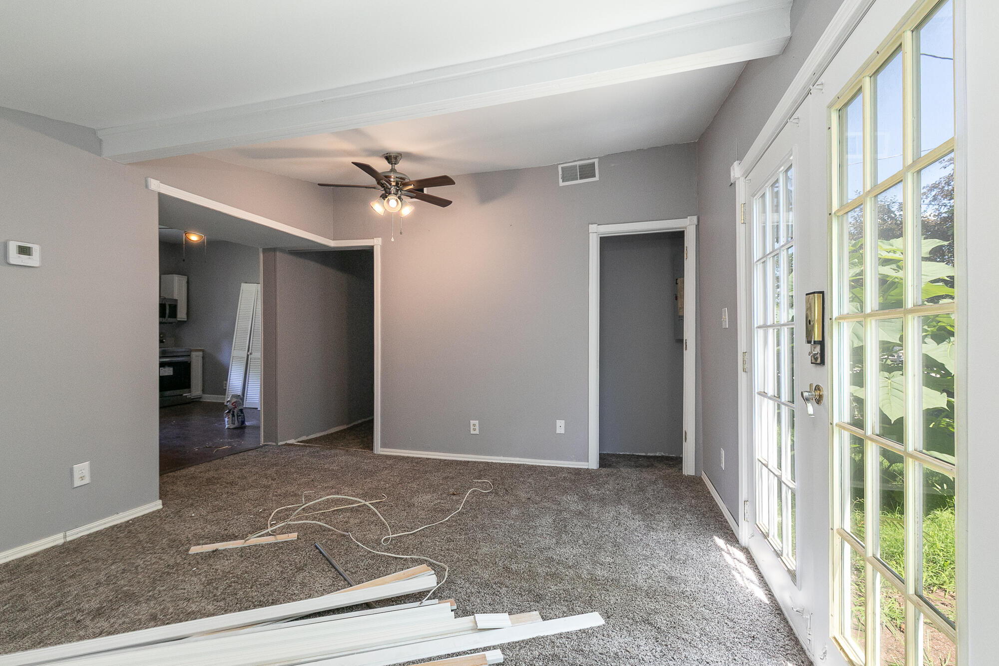 827 South Griffith Avenue Property Photo 12
