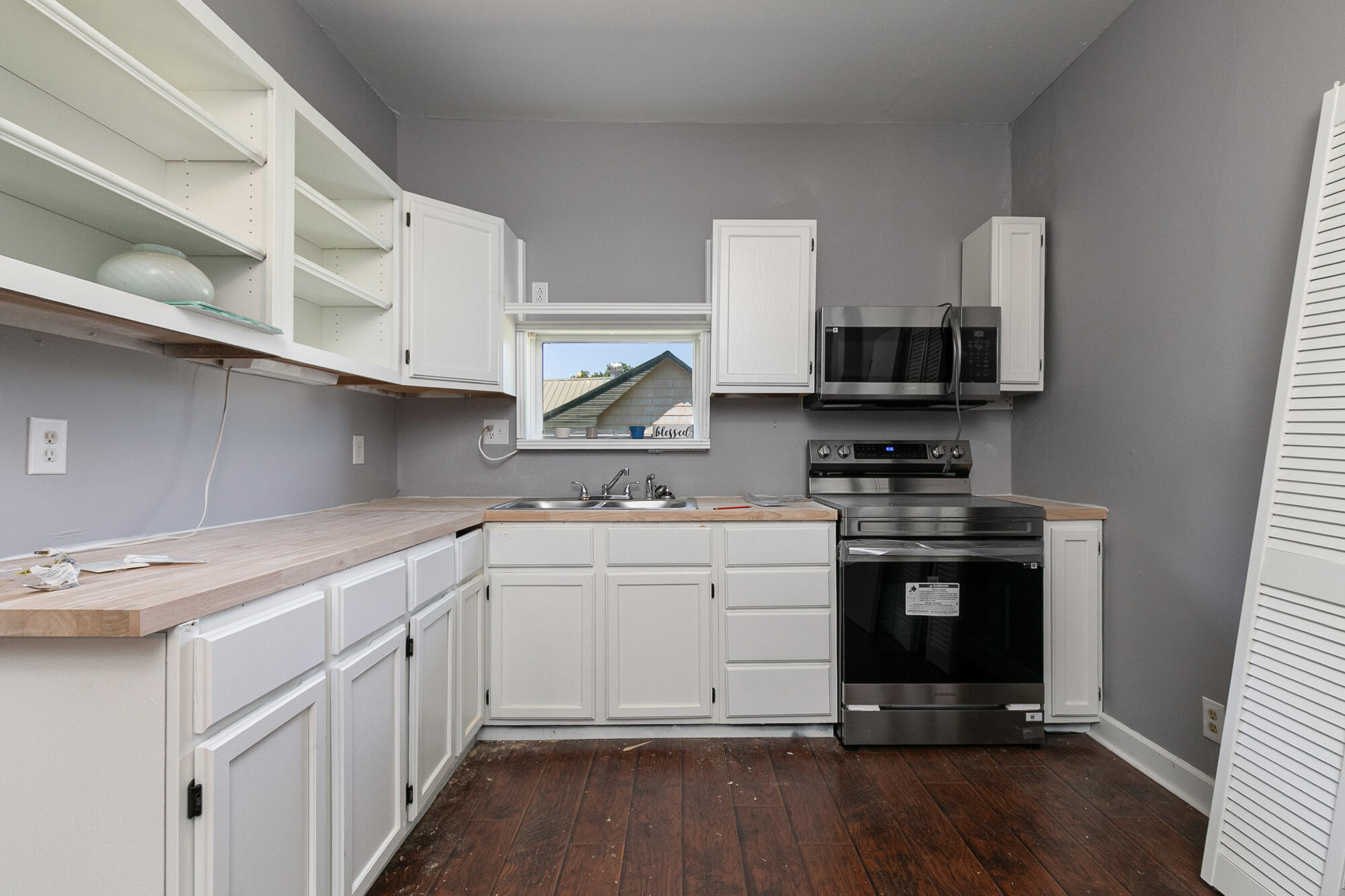 827 South Griffith Avenue Property Photo 13