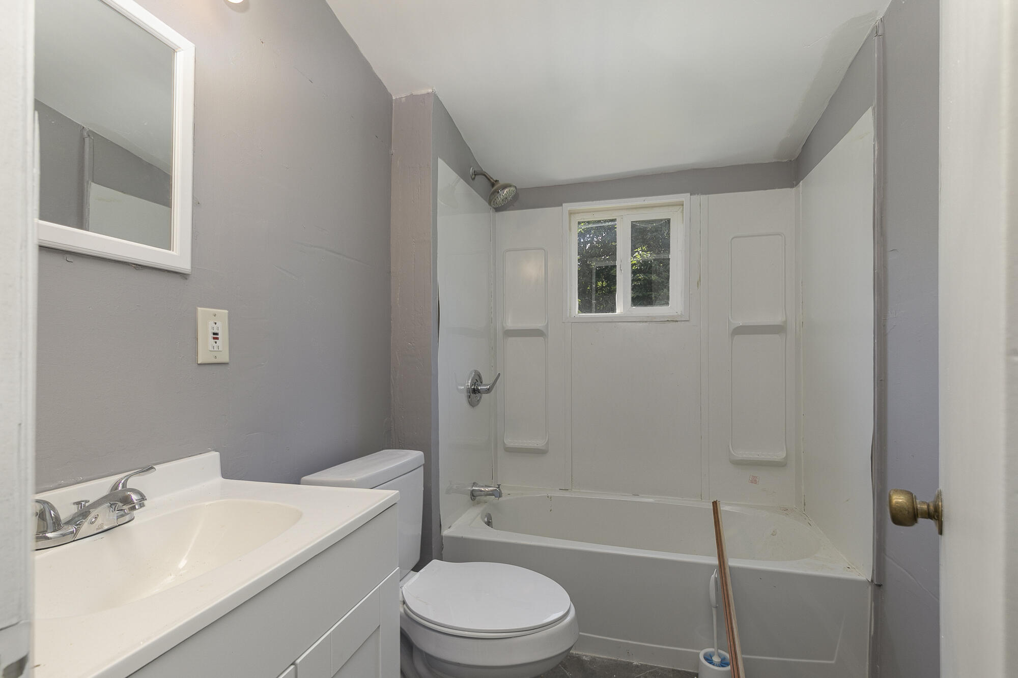 827 South Griffith Avenue Property Photo 17