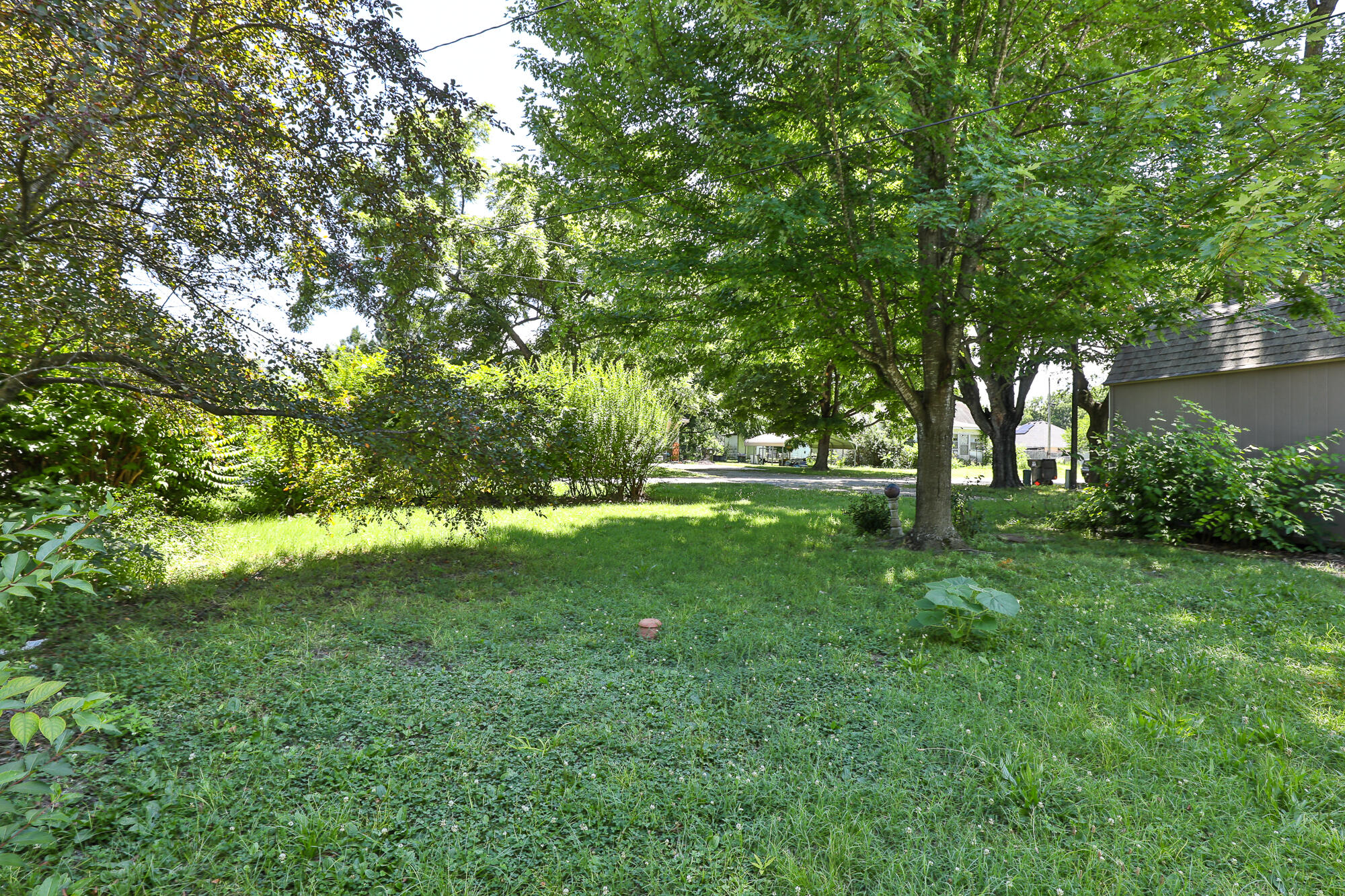 827 South Griffith Avenue Property Photo 24