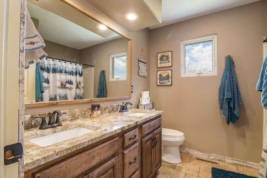 10620 West State Highway 76 Property Photo 28