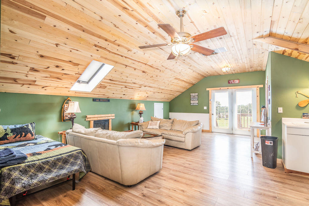 10620 West State Highway 76 Property Photo 52
